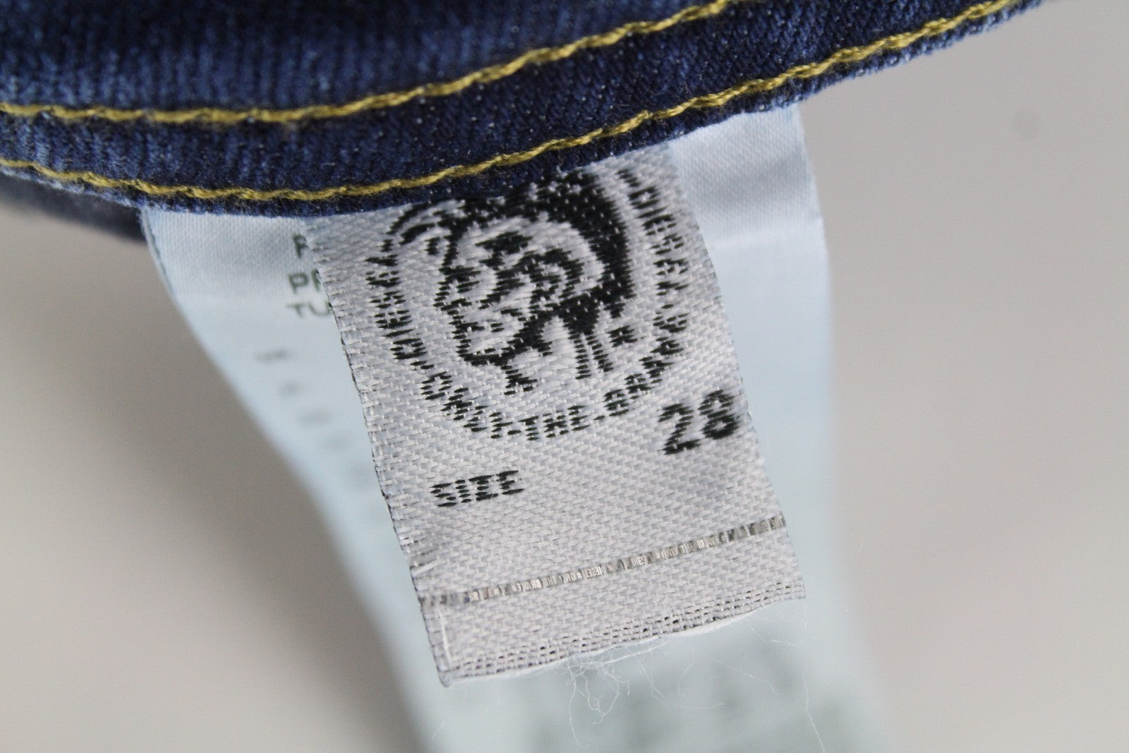 DIESEL Thommer 0870F vyriški džinsai W28/L32 Slim Skinny mėlyni, skalbtos medvilnės, tamprios 