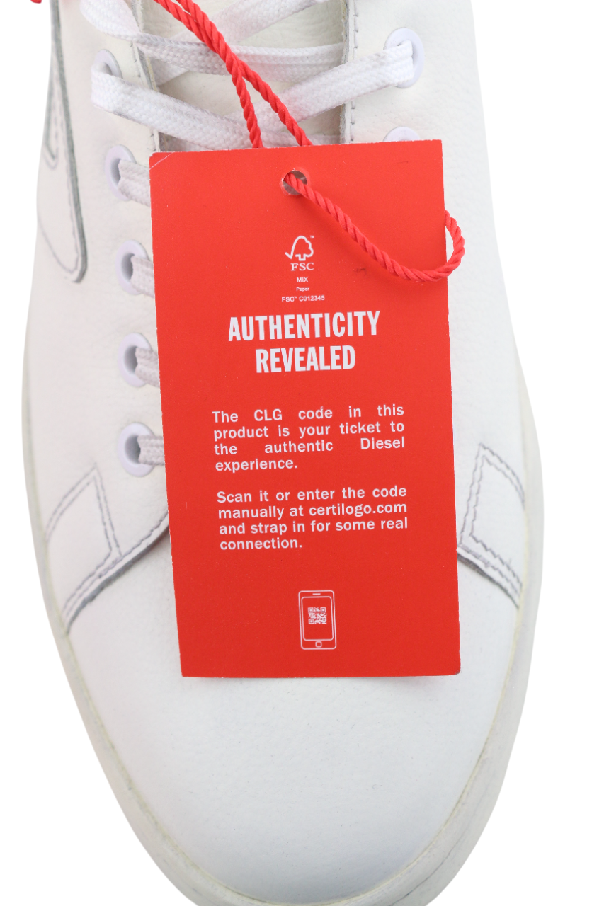 DIESEL S-Athene žemakulniai vyriški sportbačiai, 44.5 dydis, balti odiniai sportbačiai su raišteliais, rekomenduojama kaina – 160 € 