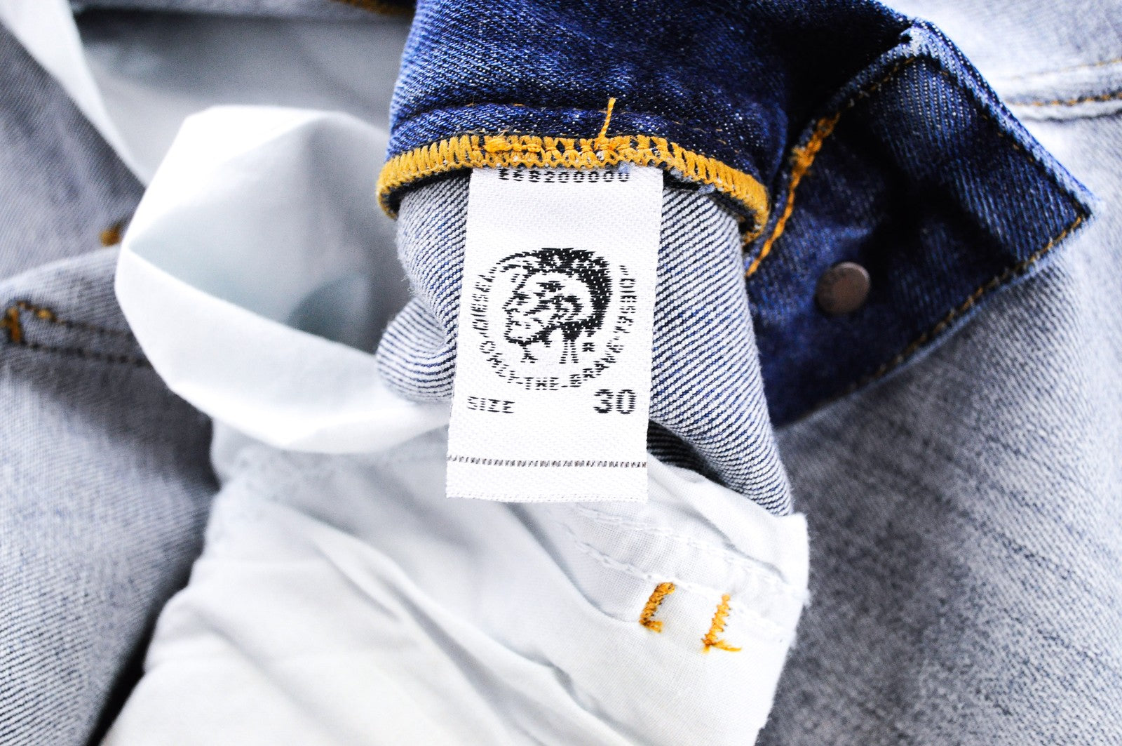 DIESEL D-Istort-SP 085AU vyriški džinsai W30/L32 šviesiai mėlyni, aptempti, tamprūs medvilniniai džinsai 