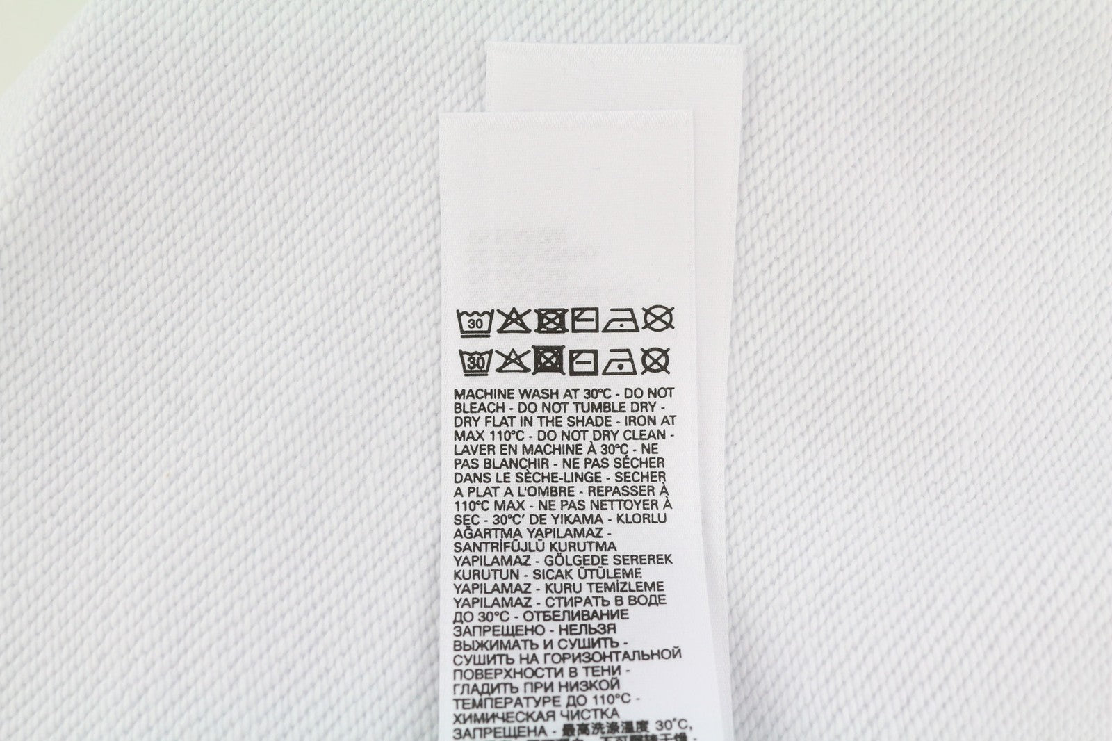 DIESEL S-Girduk vyriškas džemperis L dydžio, baltas, su užtiestomis kišenėmis, lengvas, rekomenduojama kaina – 150 € 