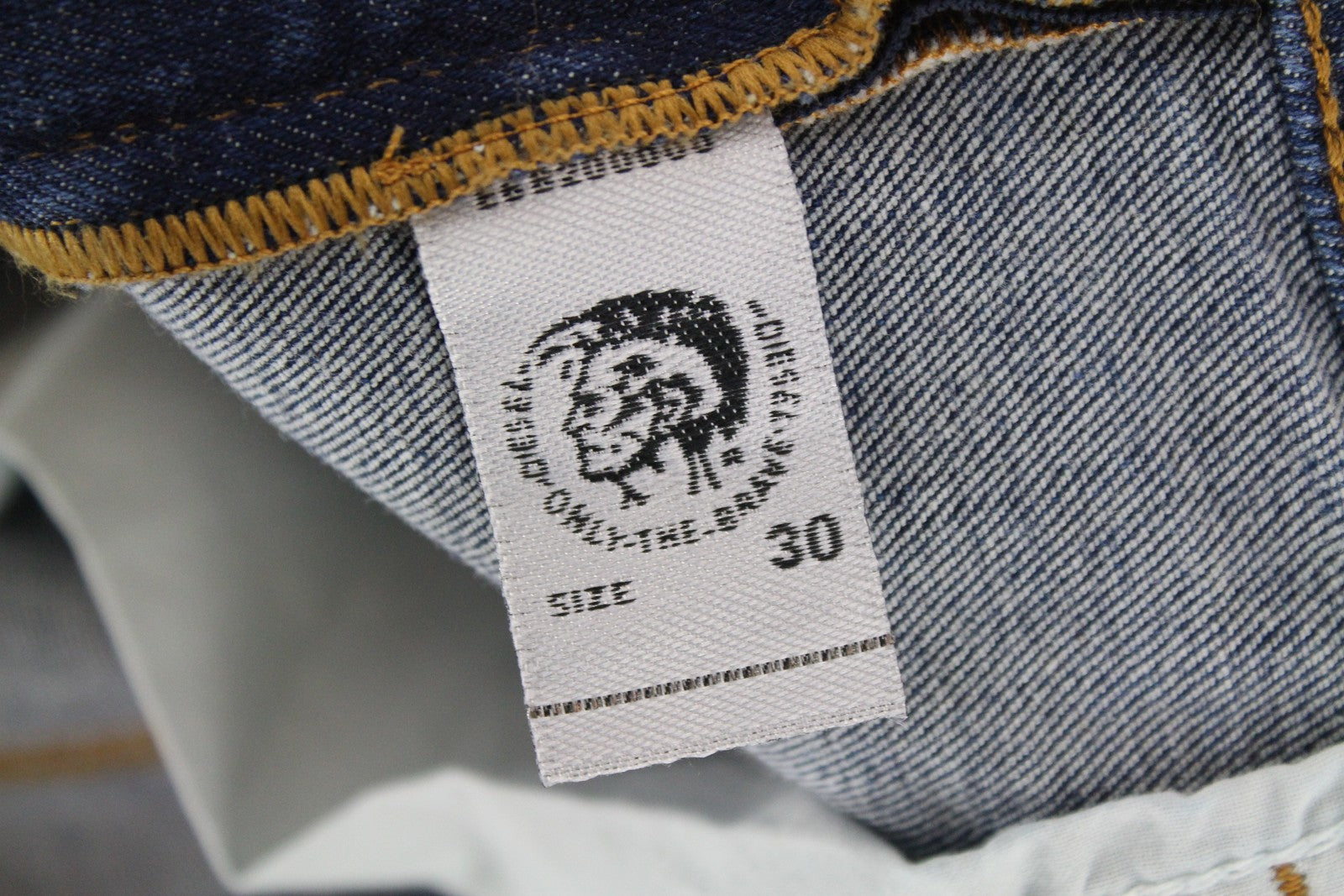 DIESEL D-Istort-SP 085AU vyriški W30/L32 aptempti, tamprūs, mėlyni, skalbti džinsai 