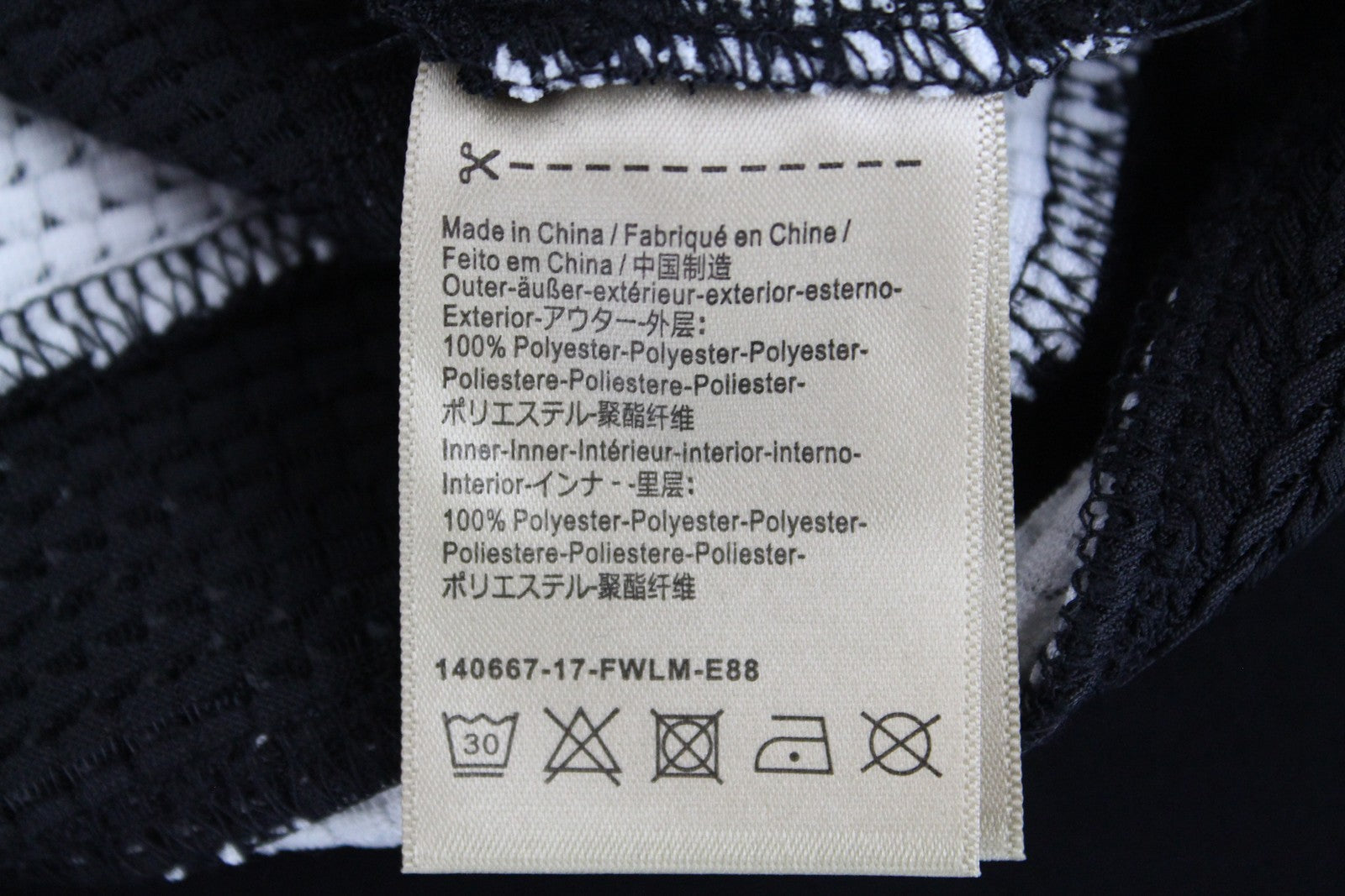 MAISON SCOTCH moteriška suknelė S, juoda, su V formos iškirpte, trumpomis rankovėmis, daugiasluoksnė. 