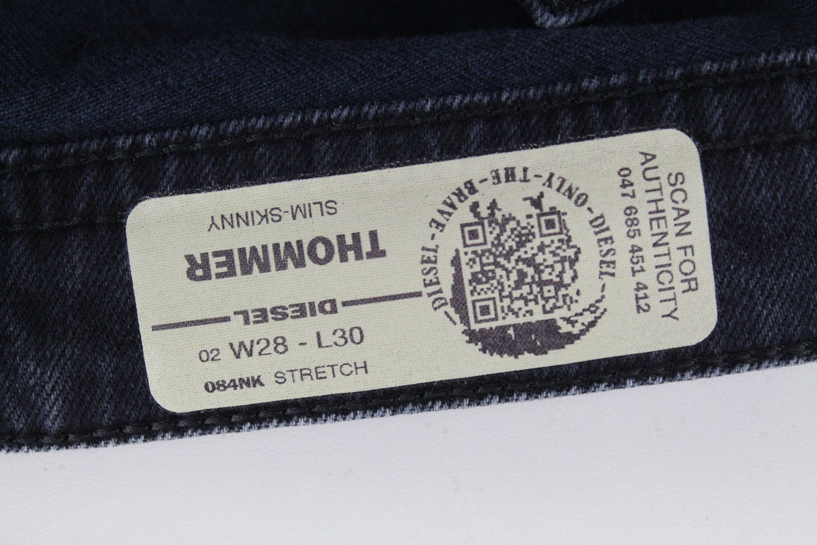 DIESEL Thommer 084NK vyriški džinsai W28/L30 Liekni, tampri medvilnė tamsiai mėlyna 