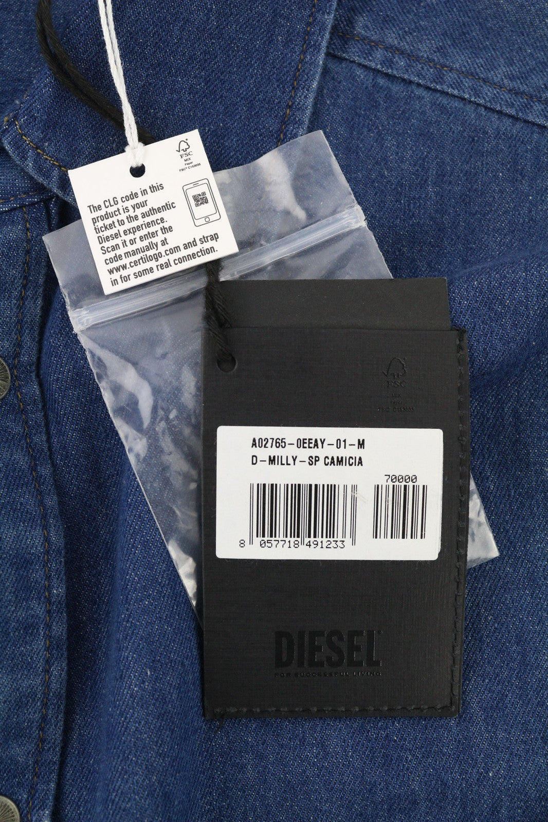 DIESEL D-Milly-SP vyriški marškinėliai, M, džinsiniai, su uždėtinėmis kišenėmis, spaudėmis ant kaklo, mėlyni. Rekomenduojama kaina – 199 €.