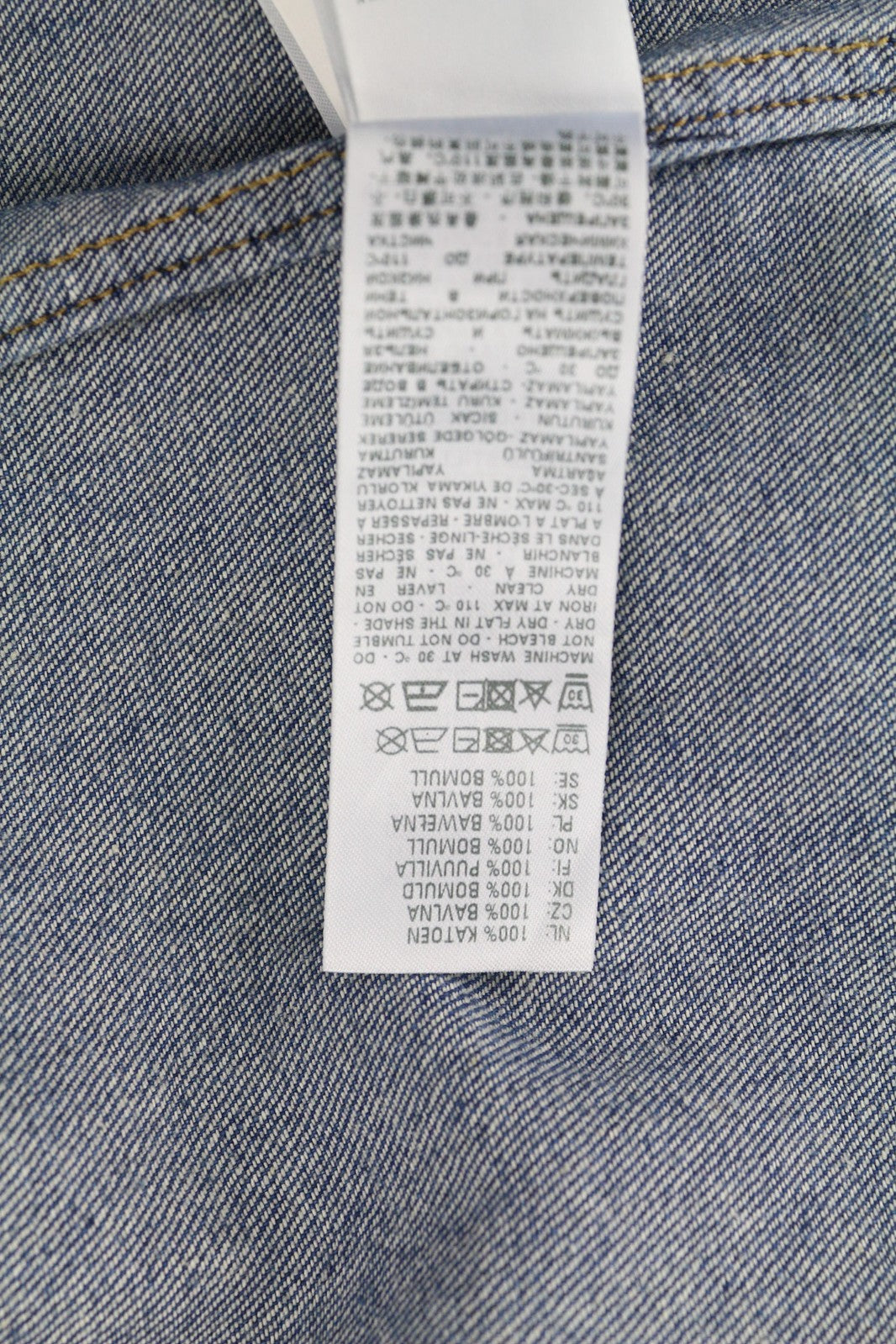 DIESEL D-Milly-SP vyriški marškinėliai, M, džinsiniai, su uždėtinėmis kišenėmis, spaudėmis ant kaklo, mėlyni. Rekomenduojama kaina – 199 €.