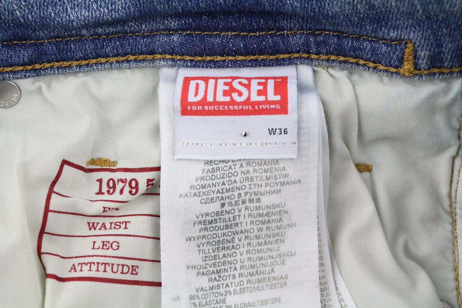 DIESEL 1979 Sleenker E9C01 vyriški džinsai W36/L30 Skinny Distress Blue RMK 275 € 