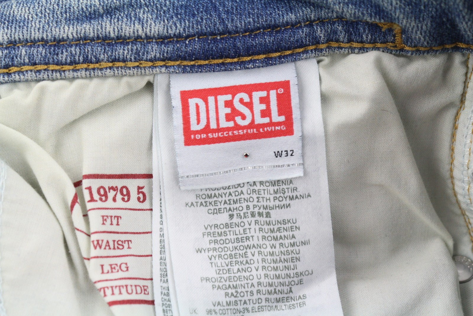 DIESEL 1979 Sleenker E9C01 vyriški džinsai W32/L32 Skinny Distress Blue RMK 275 € 