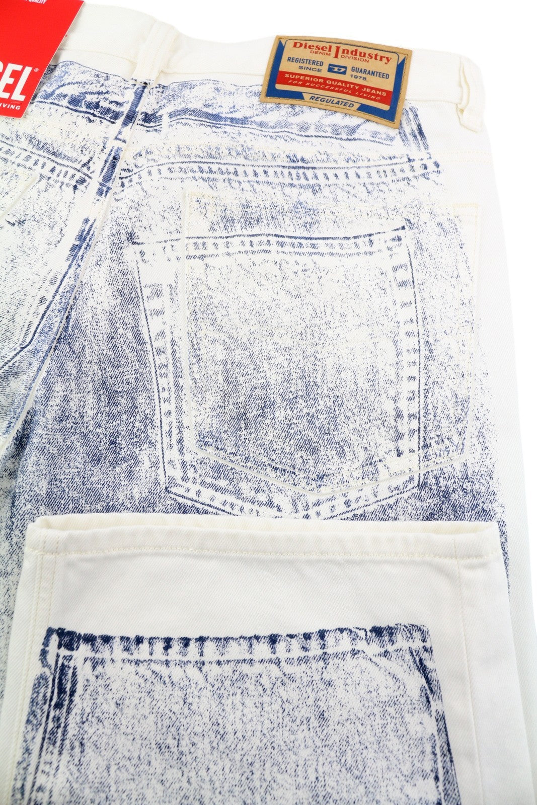 DIESEL 2001 D-Macro 09I73 vyriški džinsai, W34, laisvi, tiesaus kirpimo, su sagomis, rekomenduojama kaina – 375 € 