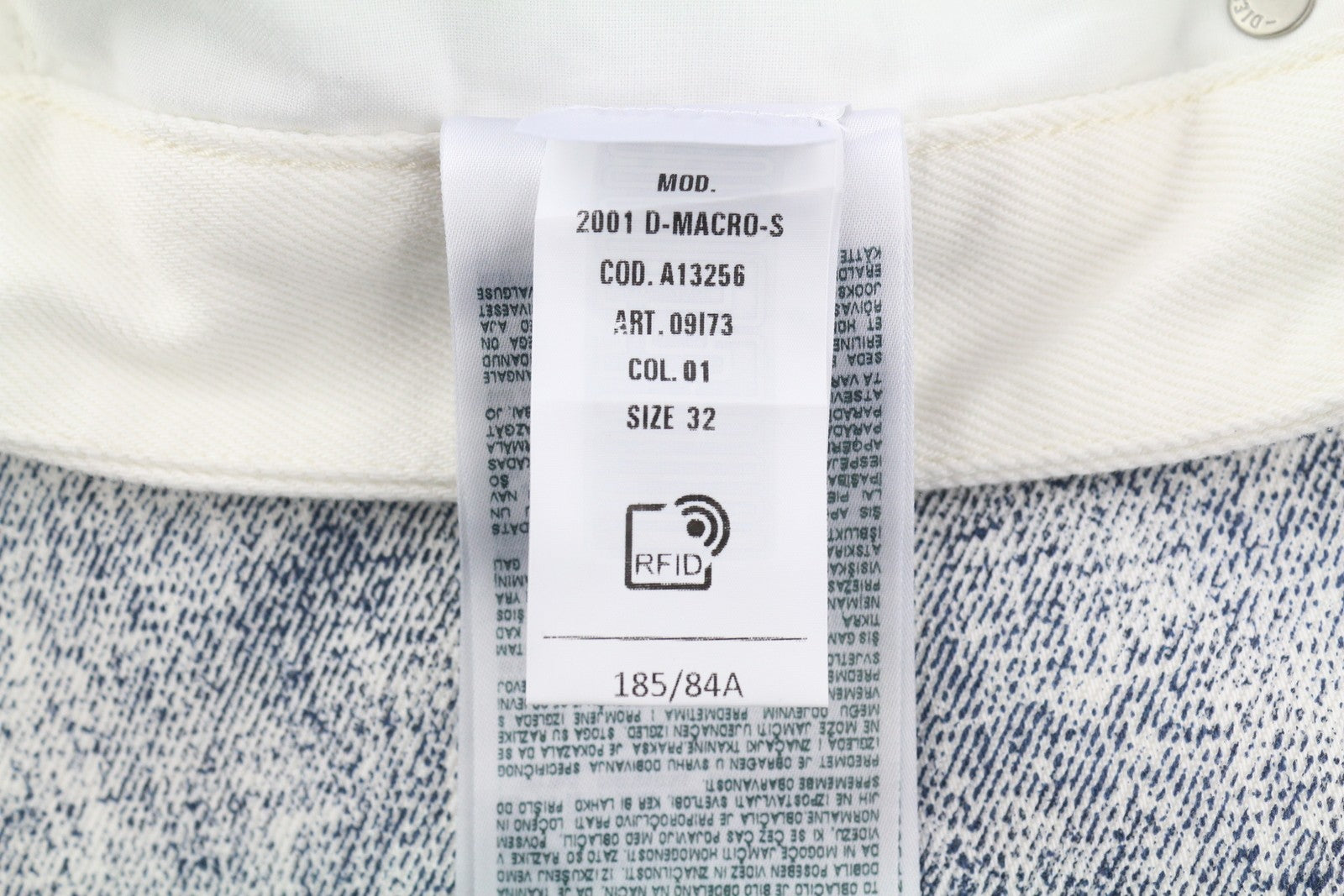 DIESEL 2001 D-Macro 09I73 vyriški džinsai W32 laisvi, tiesaus kirpimo, su sagomis, rekomenduojama kaina – 375 € 