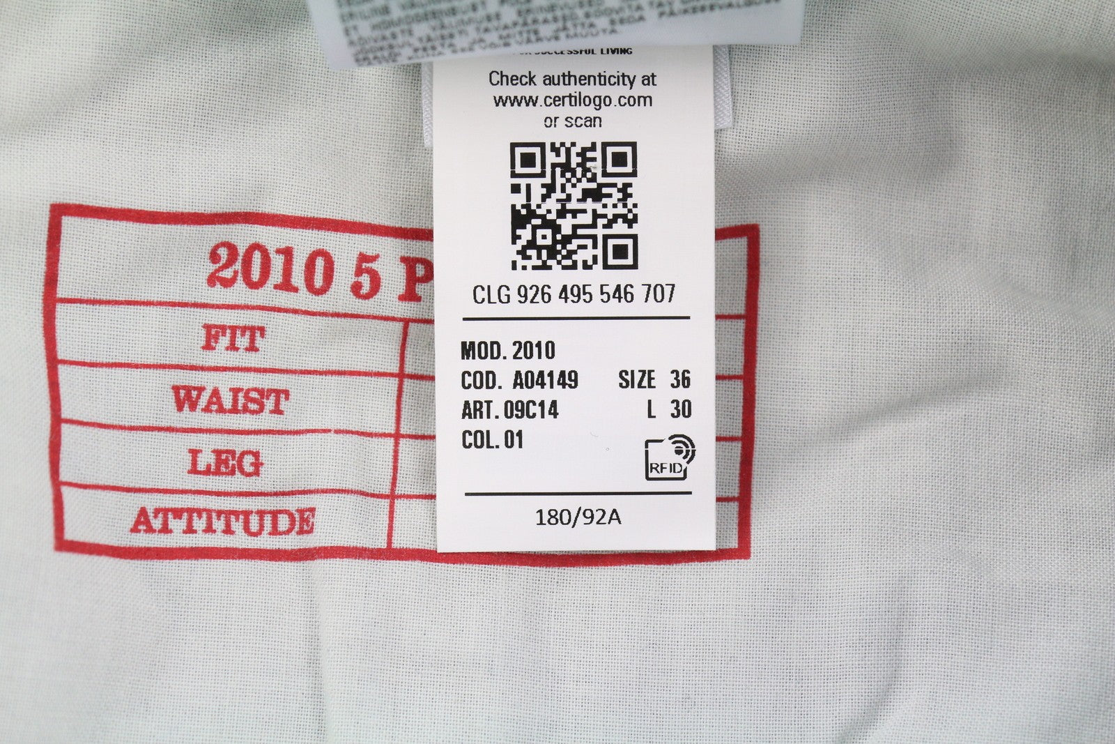 DIESEL 2010 D-MACS 09C14 vyriški džinsai W36/L30 laisvi tiesūs skalbtos mėlynos spalvos, rekomenduojama kaina – 250 € 