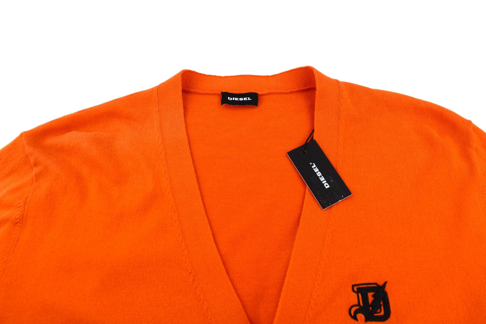 DIESEL K-Trass vyriškas megztinis L dydžio oranžinis su medvilniniu megztu kardiganu ir sagomis, V formos iškirpte, logotipu. 