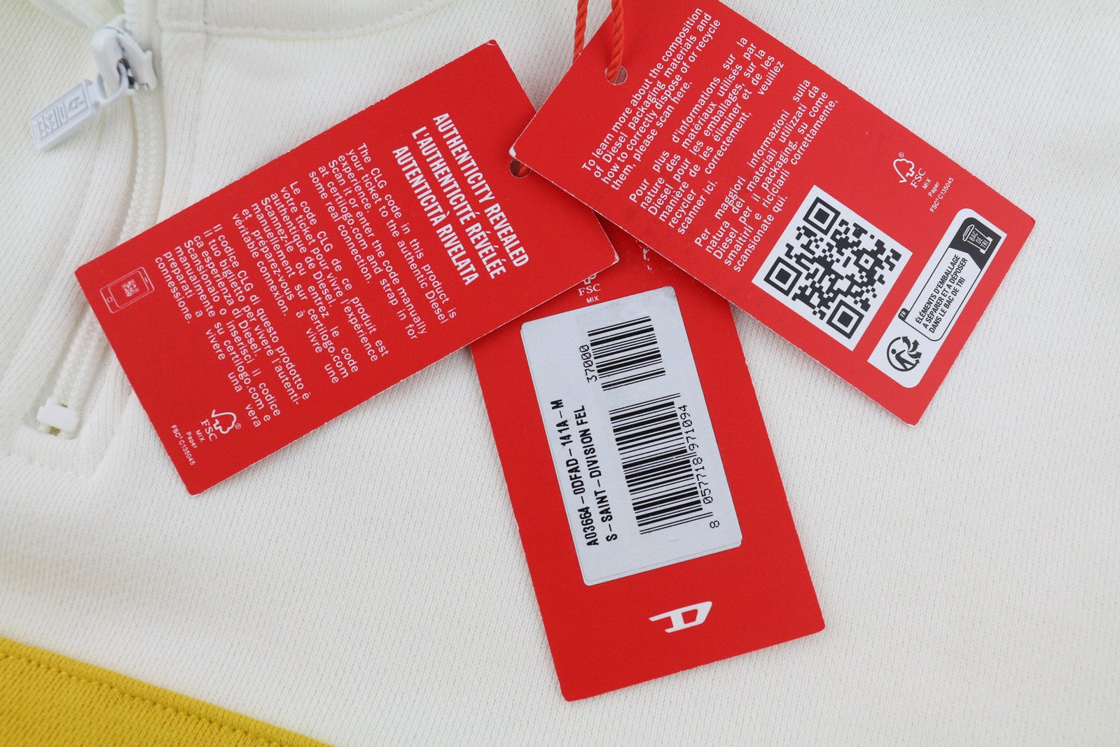 DIESEL S-Saint-Division vyriškas džemperis M, baltos spalvos, su puse užtrauktuko apykakle, rekomenduojama mažmeninė kaina – 299 € 