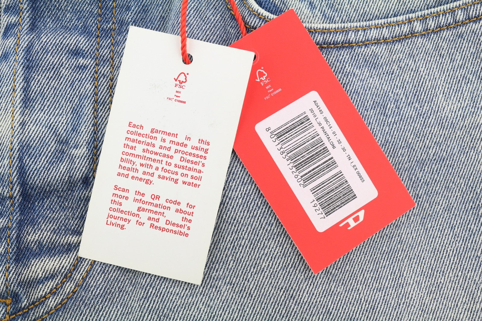 DIESEL 2010 D-MACS 09C14 vyriški džinsai W32/L30 laisvi tiesūs skalbtos mėlynos spalvos, rekomenduojama kaina – 250 € 