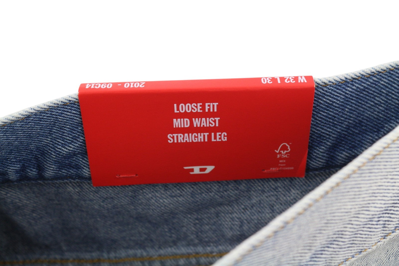 DIESEL 2010 D-MACS 09C14 vyriški džinsai W32/L30 laisvi tiesūs skalbtos mėlynos spalvos, rekomenduojama kaina – 250 € 