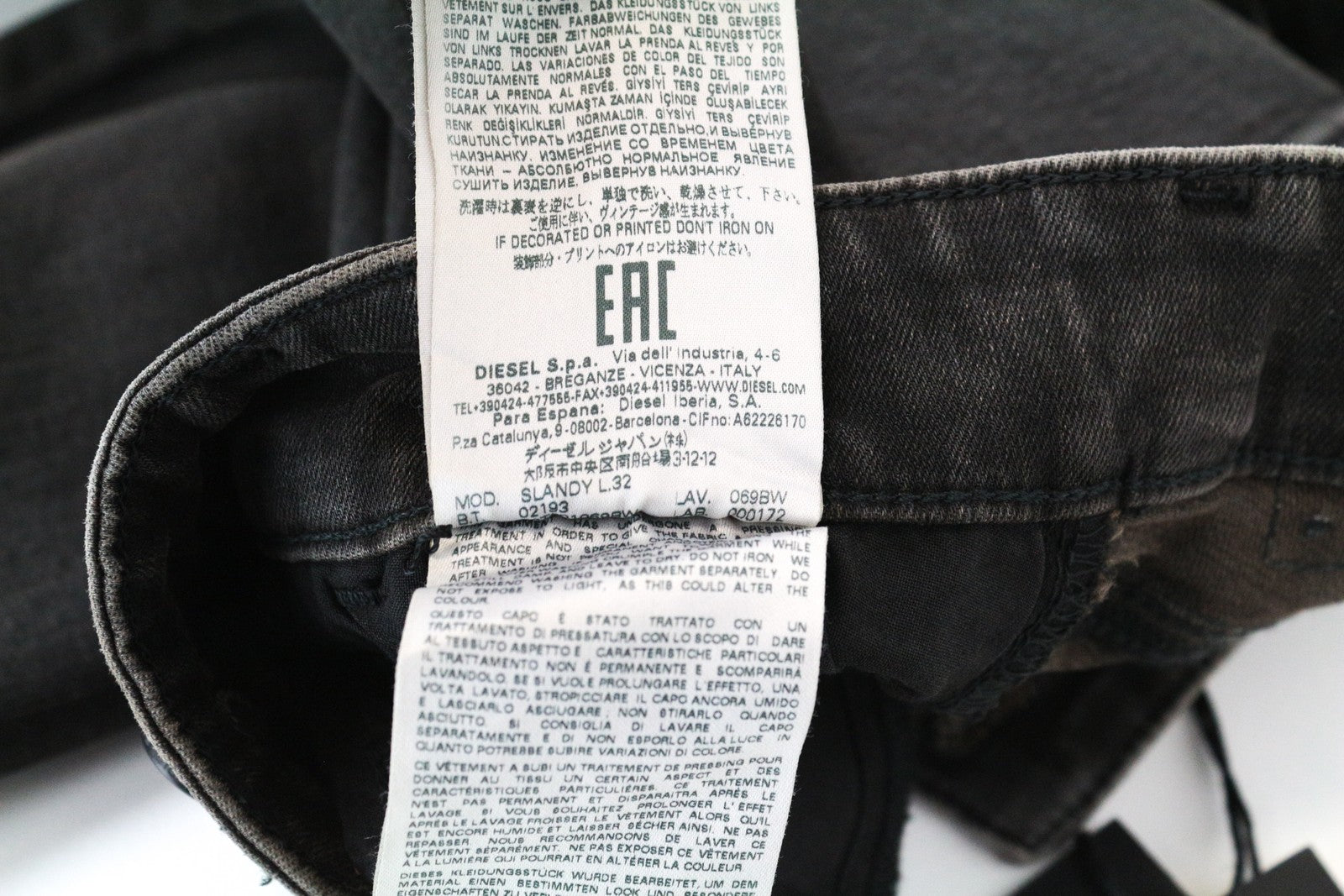 DIESEL Slandy 069BW W24/L32 pilki aptempti džinsai, ploni, tamprūs, moteriški