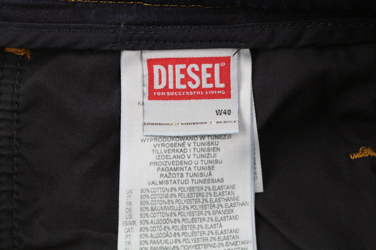 DIESEL Krooley Jogg E69UB vyriški džinsai W40/L32 tamprūs, siaurėjantys, skalbtos mėlynos spalvos, rekomenduojama kaina – 295 € 