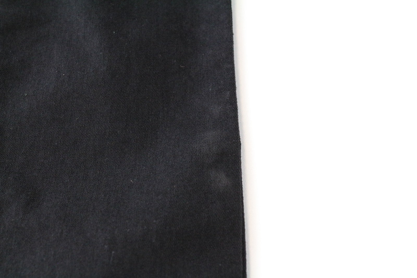 DIESEL Livier R608A W25 moteriškos kelnaitės, juodos, tamprios, itin plonos, žemo liemens. 