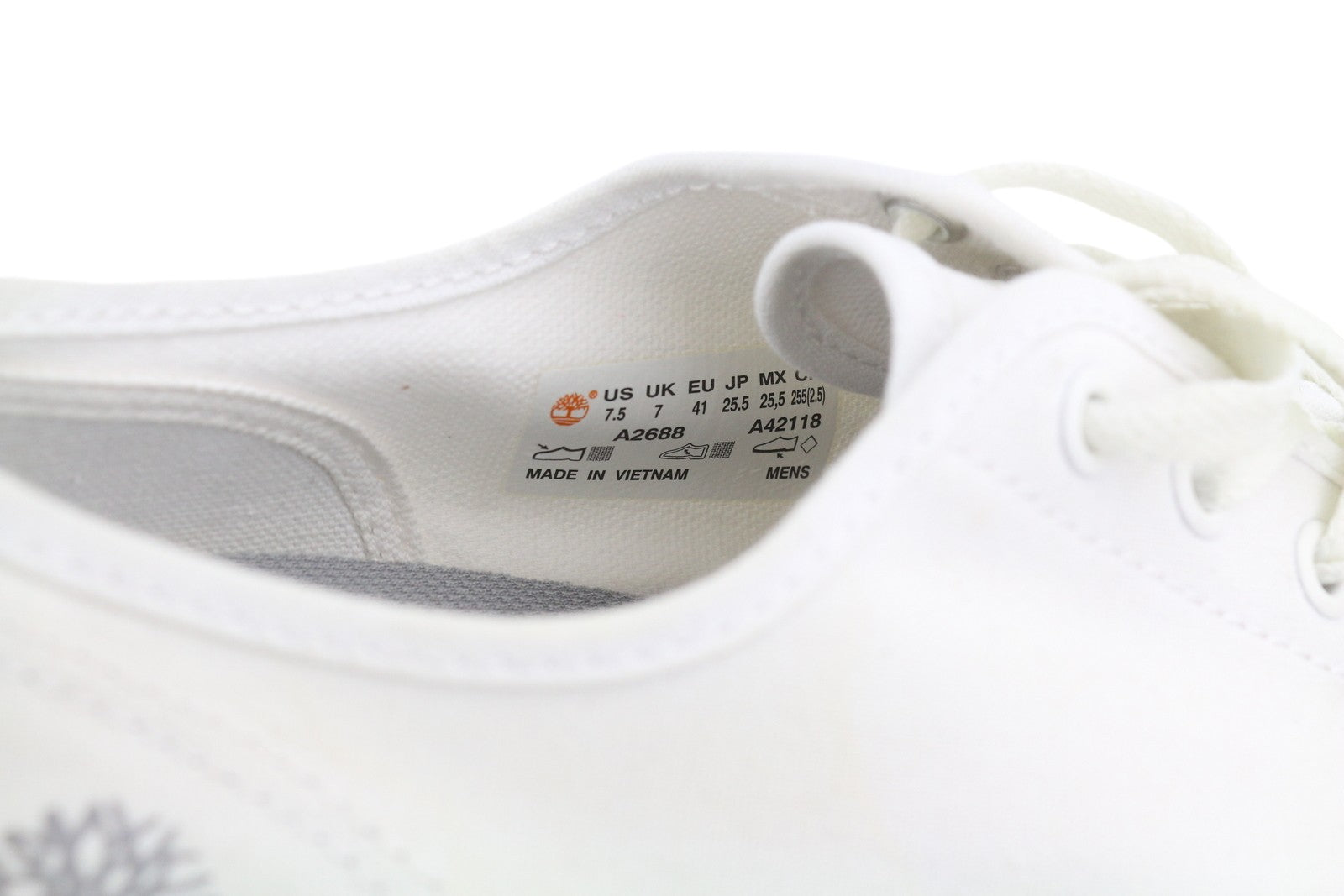 TIMBERLAND A2688 vyriški sportbačiai EU41/41.5 balti žemapadžiai sportbačiai su raišteliais ir migdolų nosimis 