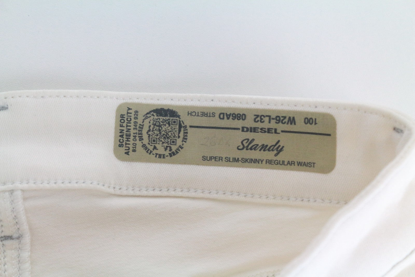 DIESEL Slandy 086AD moteriškos aptemptos džinsinės kelnės W26/L32 itin plonos, tamprios, baltos... 