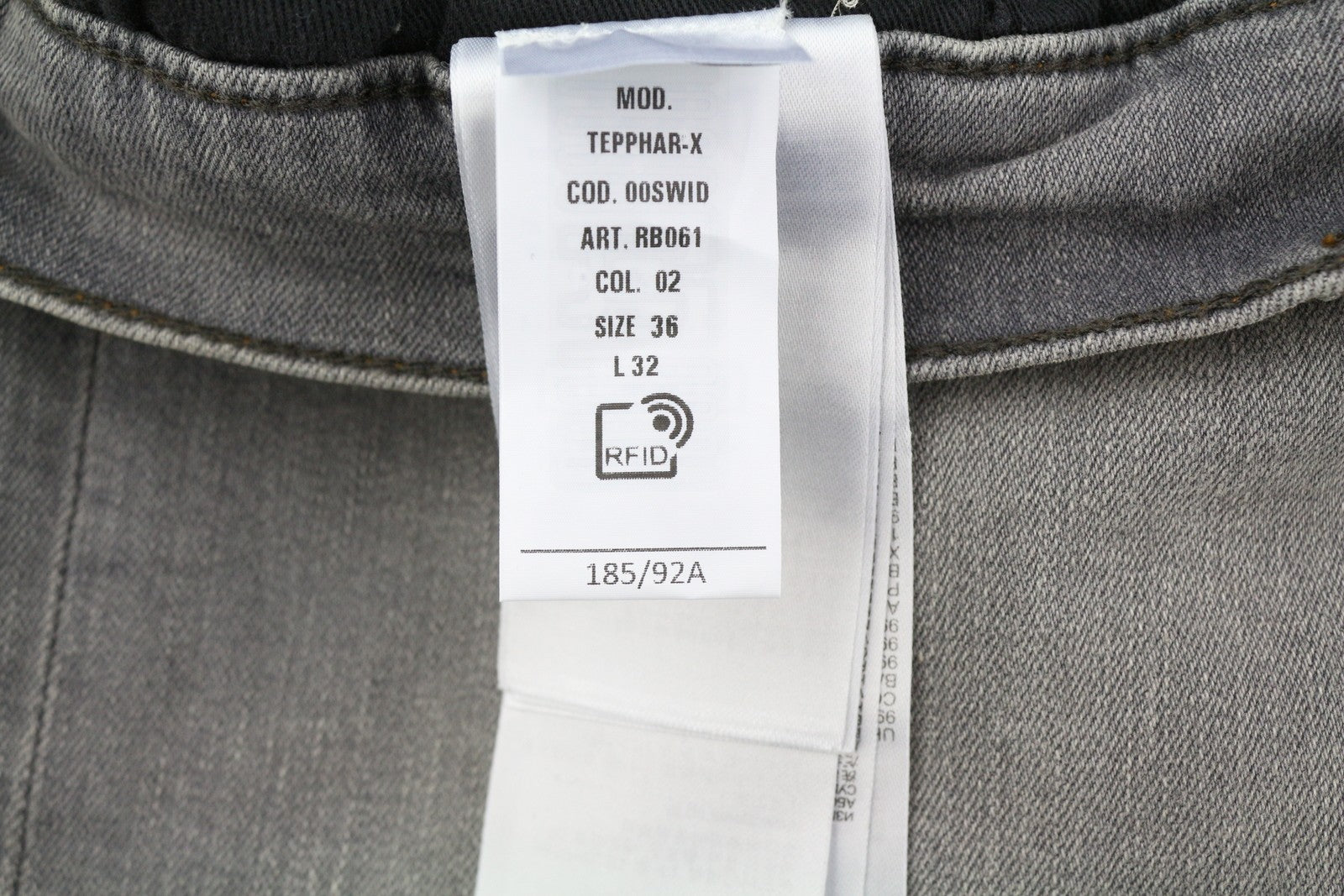 DIESEL Tepphar RB061 vyriški džinsai W36/L32 Slim su sagomis, išblukusi pilka kaina – 175 € 