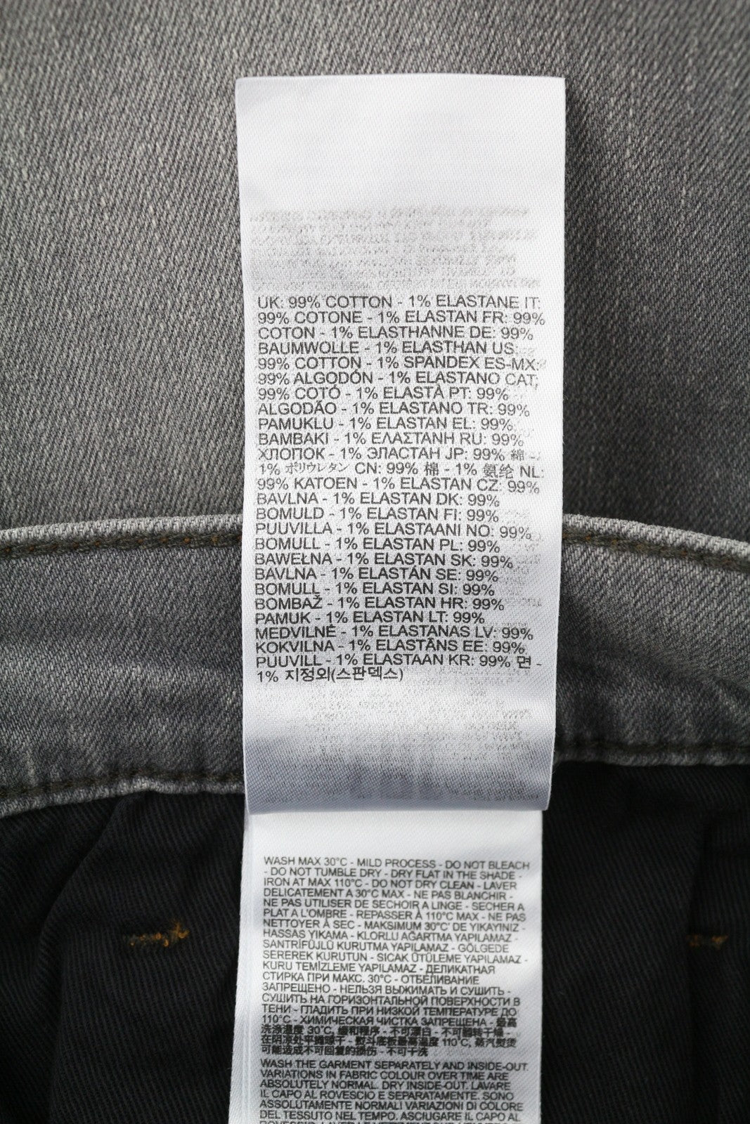 DIESEL Tepphar RB061 vyriški džinsai W34/L32 Slim su sagomis, skalbtos pilkos spalvos, rekomenduojama kaina – 175 € 