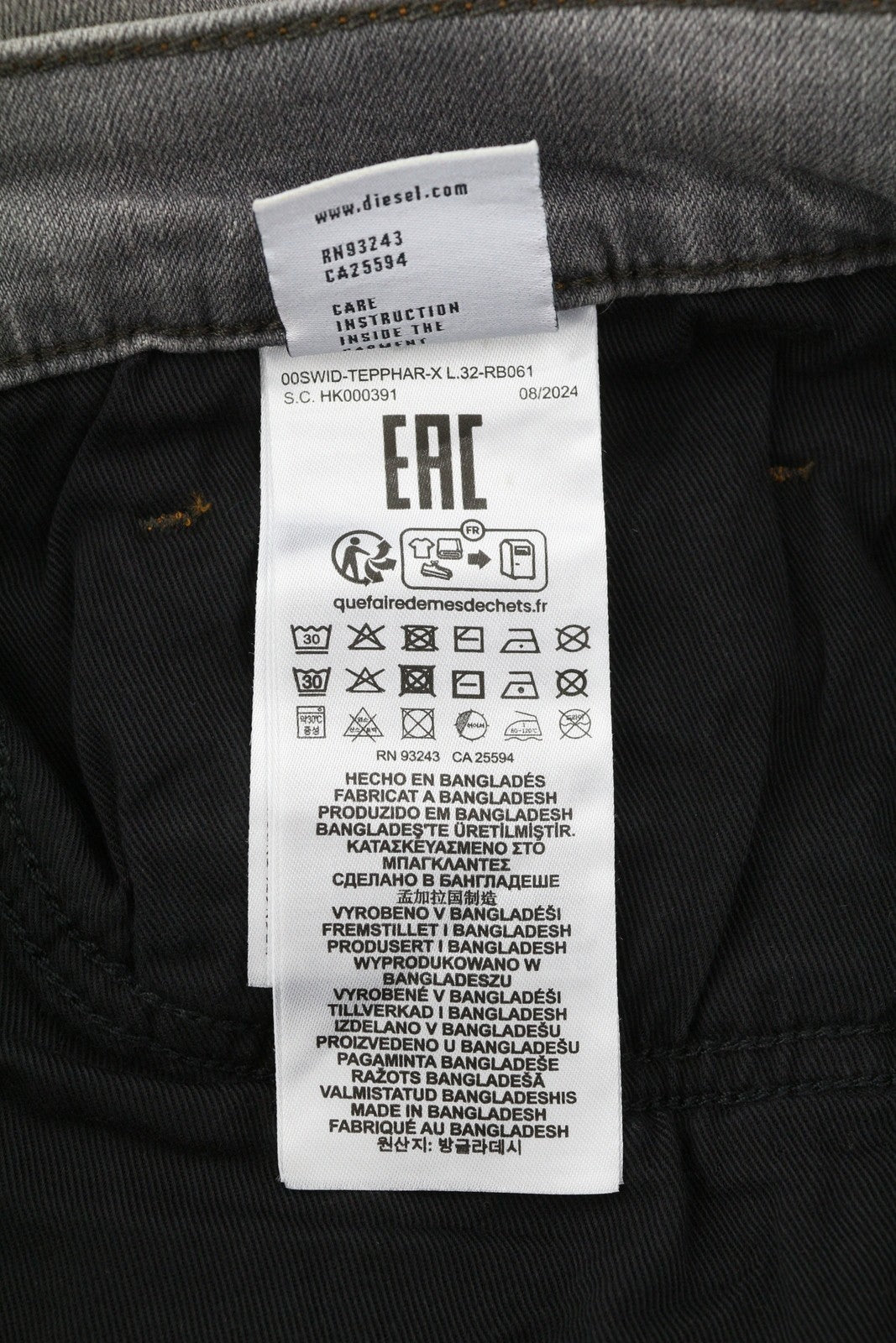 DIESEL Tepphar RB061 vyriški džinsai W34/L32 Slim su sagomis, skalbtos pilkos spalvos, rekomenduojama kaina – 175 € 