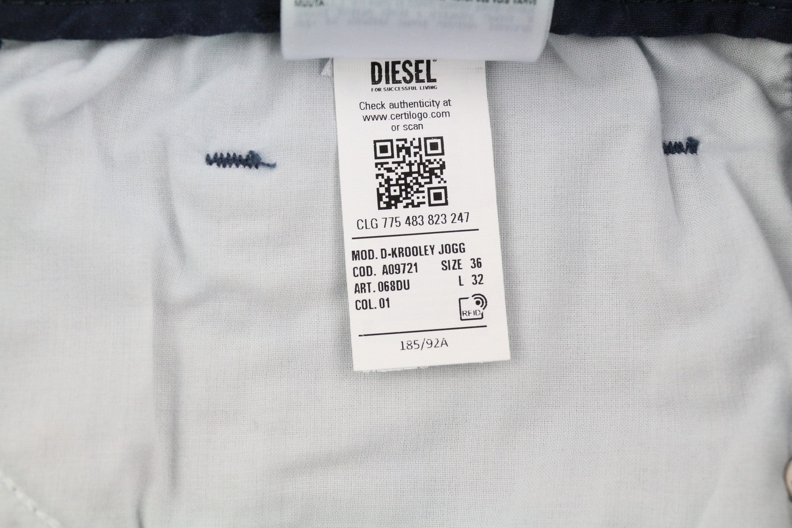 DIESEL D-Krooley Jogg 068DU vyriški džinsai W36/L32 su raišteliu juosmenyje, mėlyni, rekomenduojama kaina – 295 € 