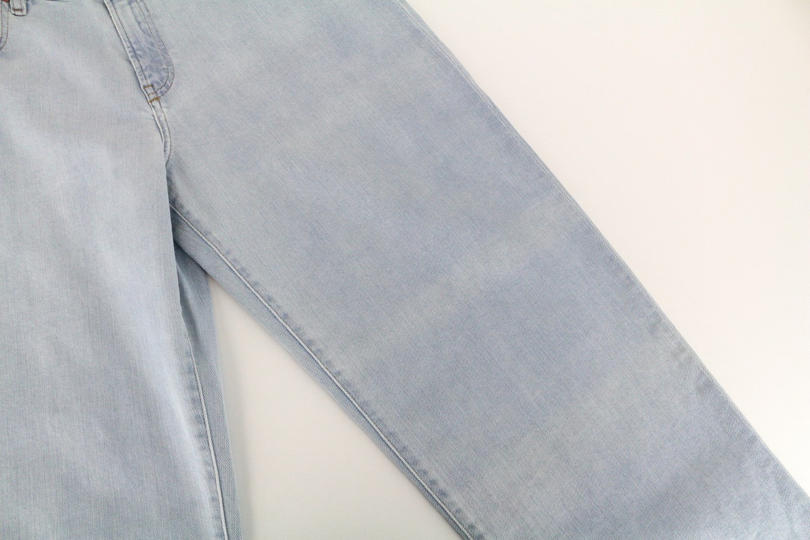 DIESEL Niclah 084RR moteriškos tiesios džinsinės kelnės W29/L32 aukštu juosmeniu, tamprios, mėlynos spalvos 