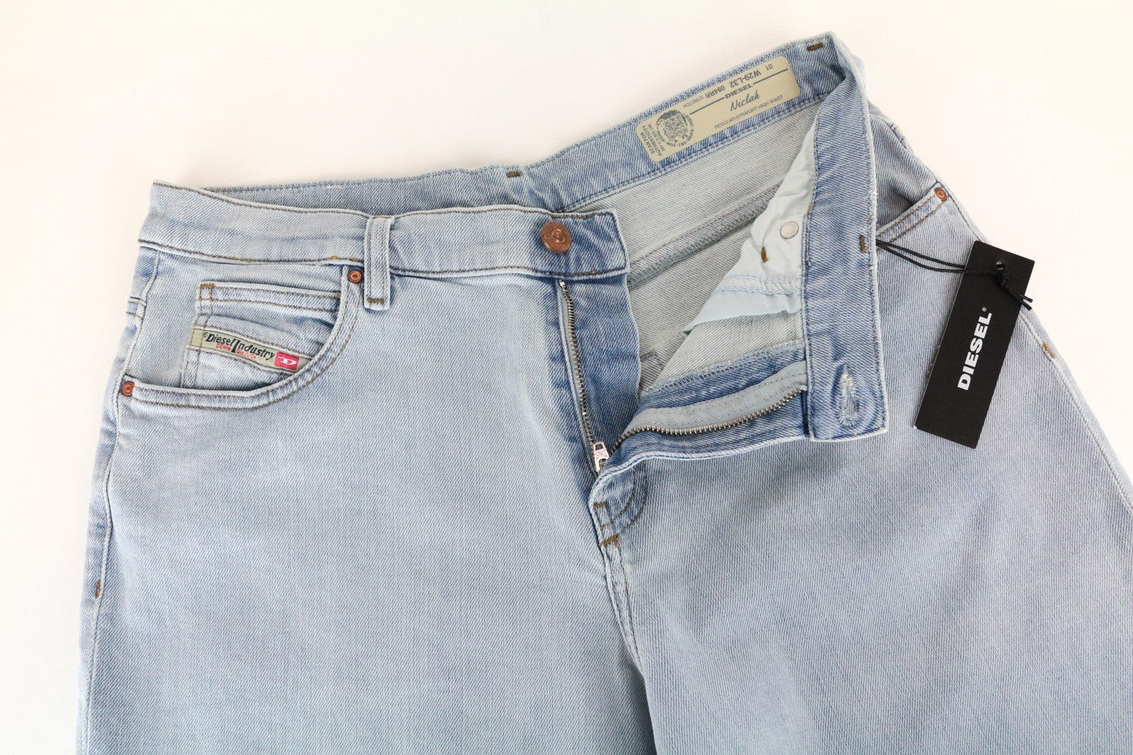 DIESEL Niclah 084RR moteriškos tiesios džinsinės kelnės W29/L32 aukštu juosmeniu, tamprios, mėlynos spalvos 