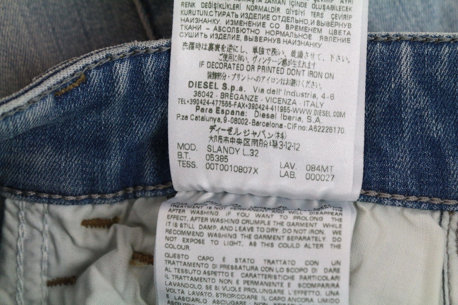 DIESEL Slandy 084MT moteriškos aptemptos džinsinės kelnės W26/L32, dirbtinai aptemptos, mėlynos 