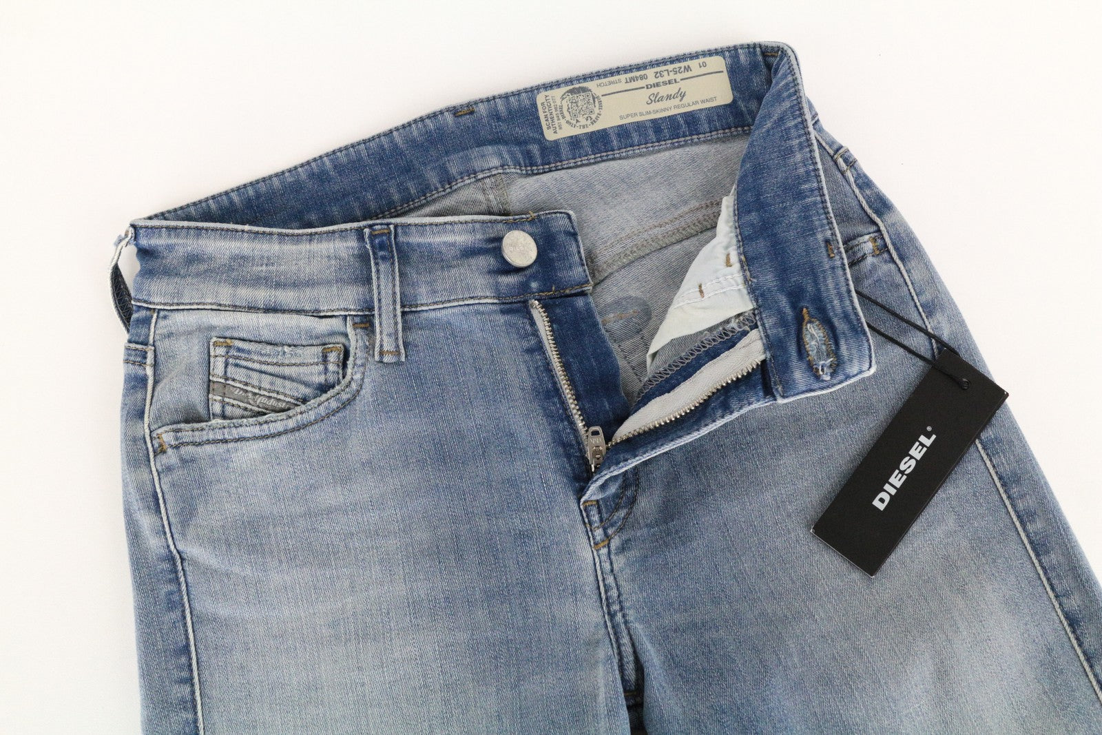DIESEL Slandy 084MT moteriškos aptemptos džinsinės kelnės W26/L32, dirbtinai aptemptos, mėlynos 