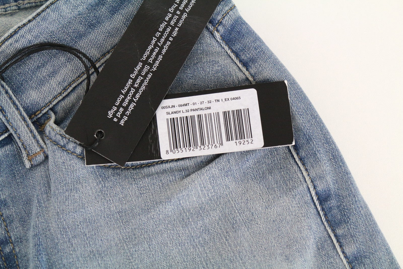 DIESEL Slandy 084MT moteriški aptempti džinsai W27/L32, dirbtinai aptempti, mėlyni 