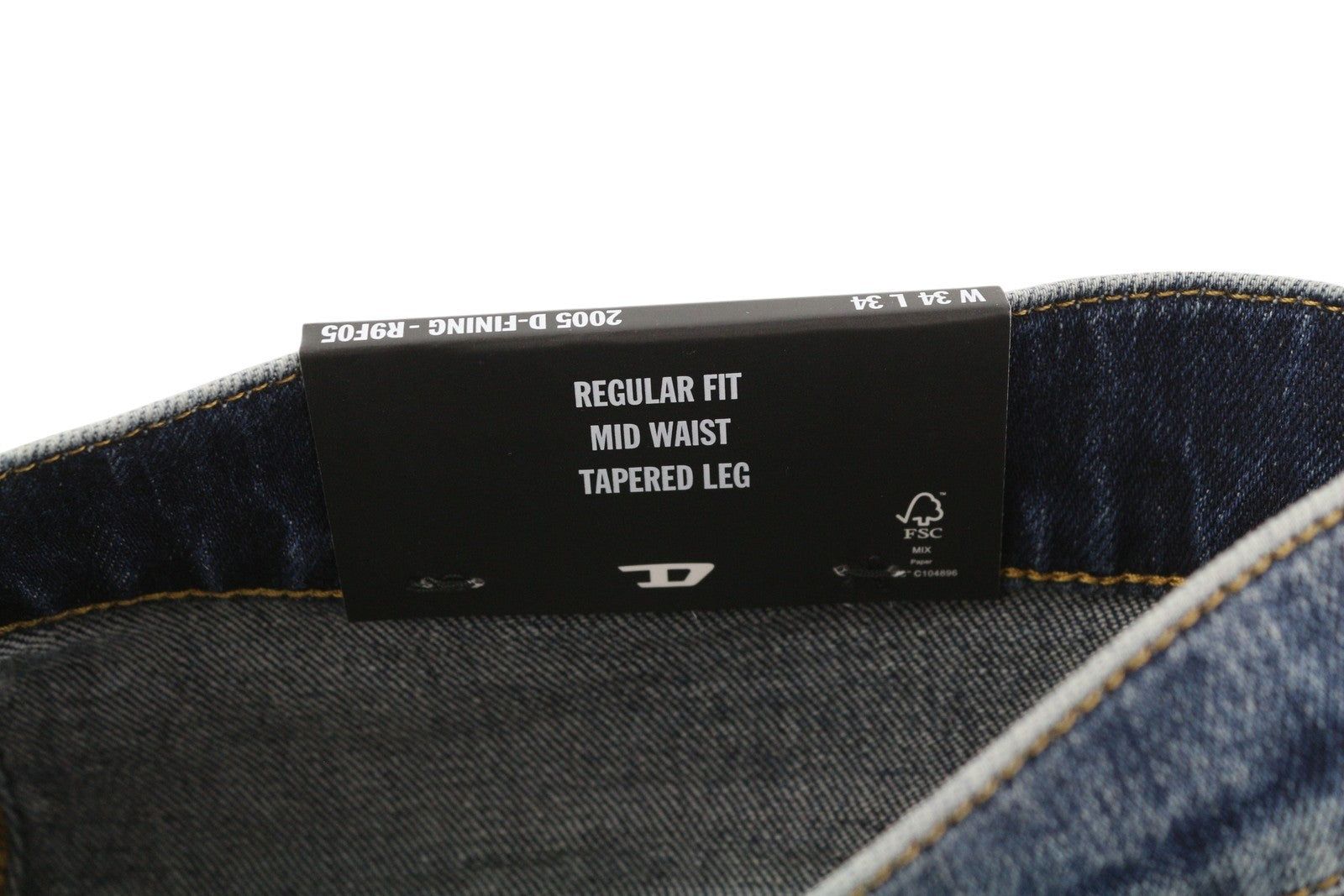 DIESEL 2005 D-Fining R9F05 vyriški džinsai, W34/L34, įprasti, siaurėjantys, su apnašomis. Rekomenduojama kaina – 225 €. 