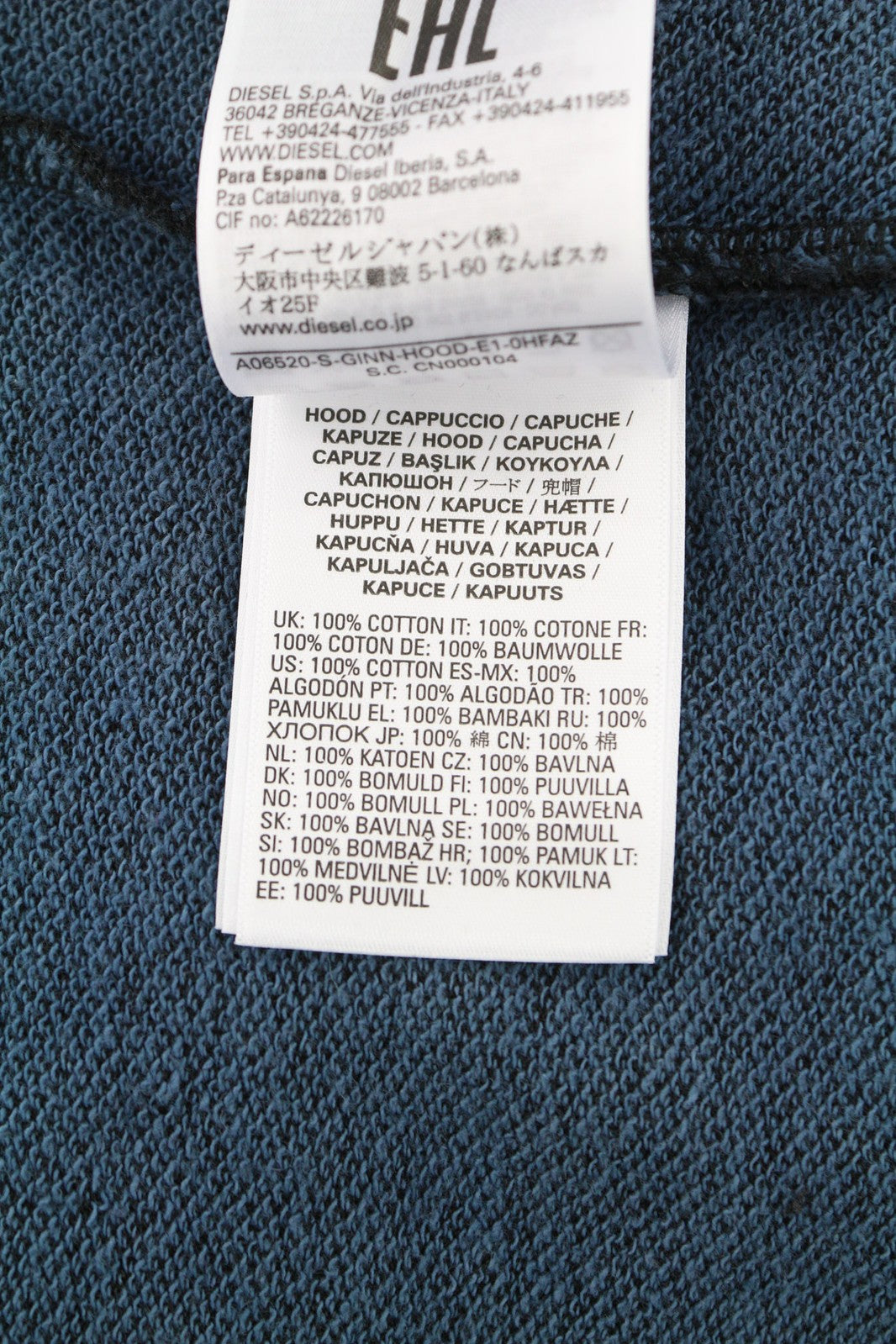 DIESEL S-Ginn-Hood-E1 vyriškas džemperis su gobtuvu L dydžio, tamsaus atspalvio, su kengūros kišene. Rekomenduojama kaina – 195 €. 