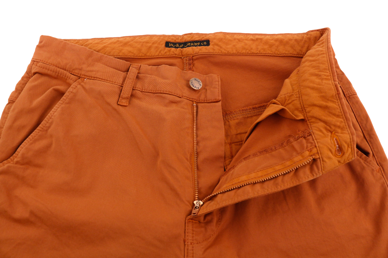 NUDIE Khaki Slim vyriškos kelnės W31/L32 ekologiškos šiltos oranžinės spalvos su užtrauktuku ir logotipu chino stiliaus 