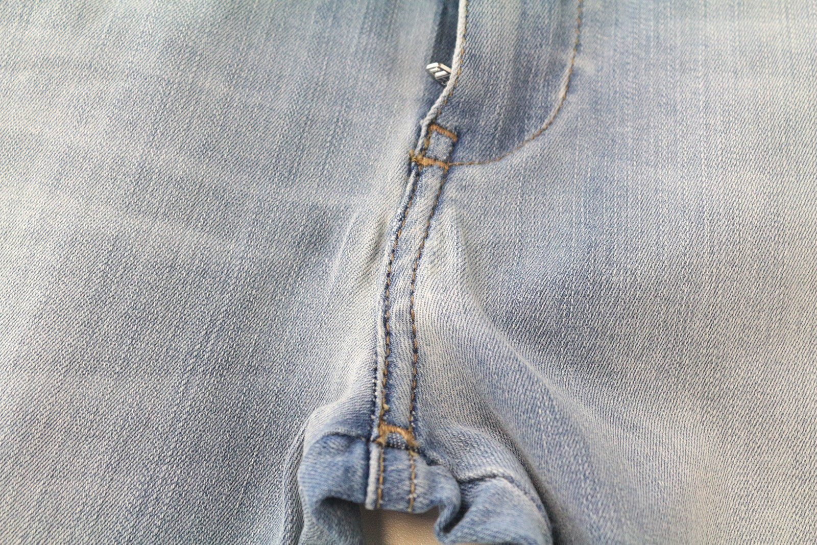 DIESEL Skinzee R4TM8 W26/L30 mėlyni plėšyti, ploni, aptempti moteriški džinsai 