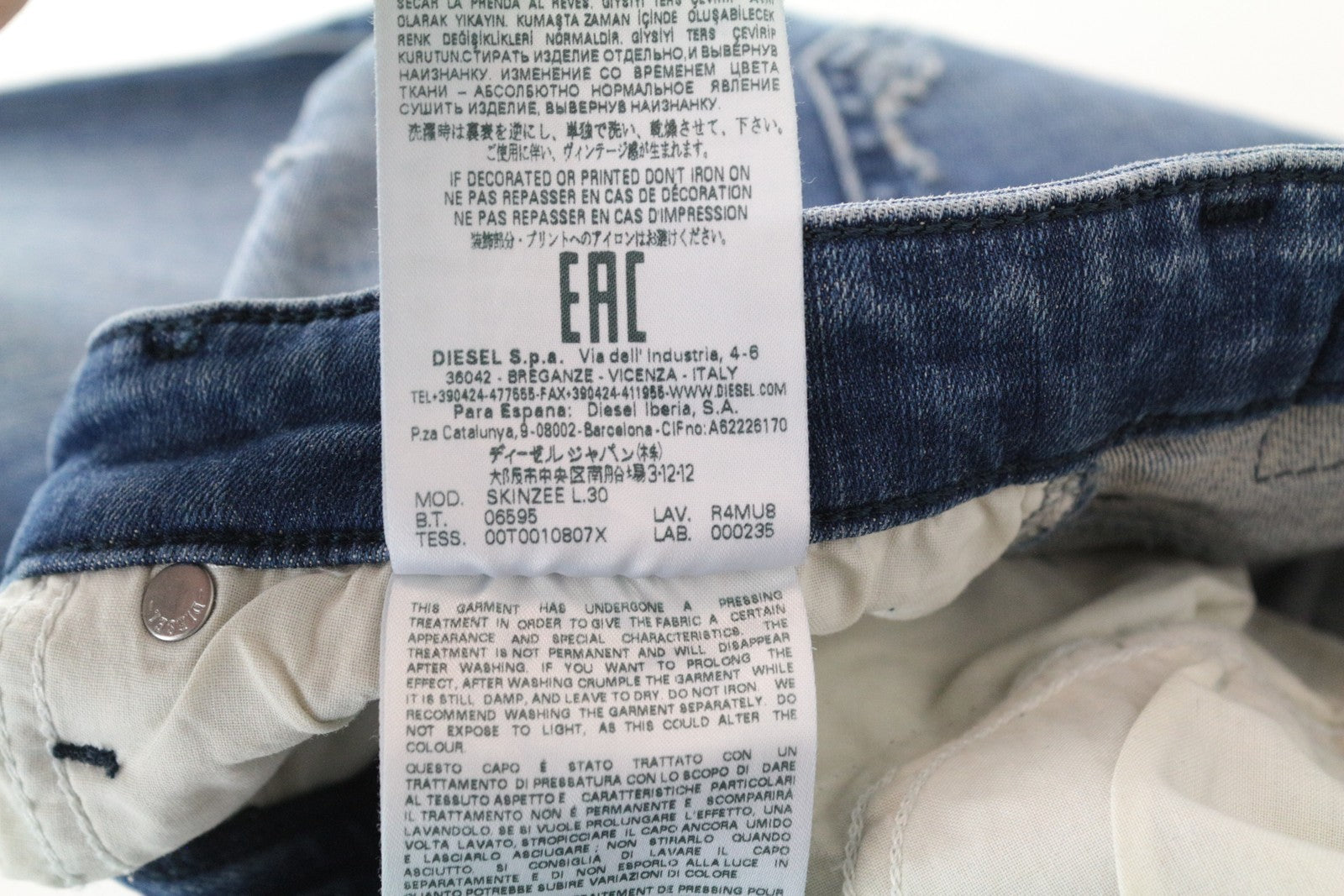 DIESEL Skinzee R4MU8 W25/L30 mėlyni aptempti džinsai moterims, ploni medvilniniai tamprūs džinsai