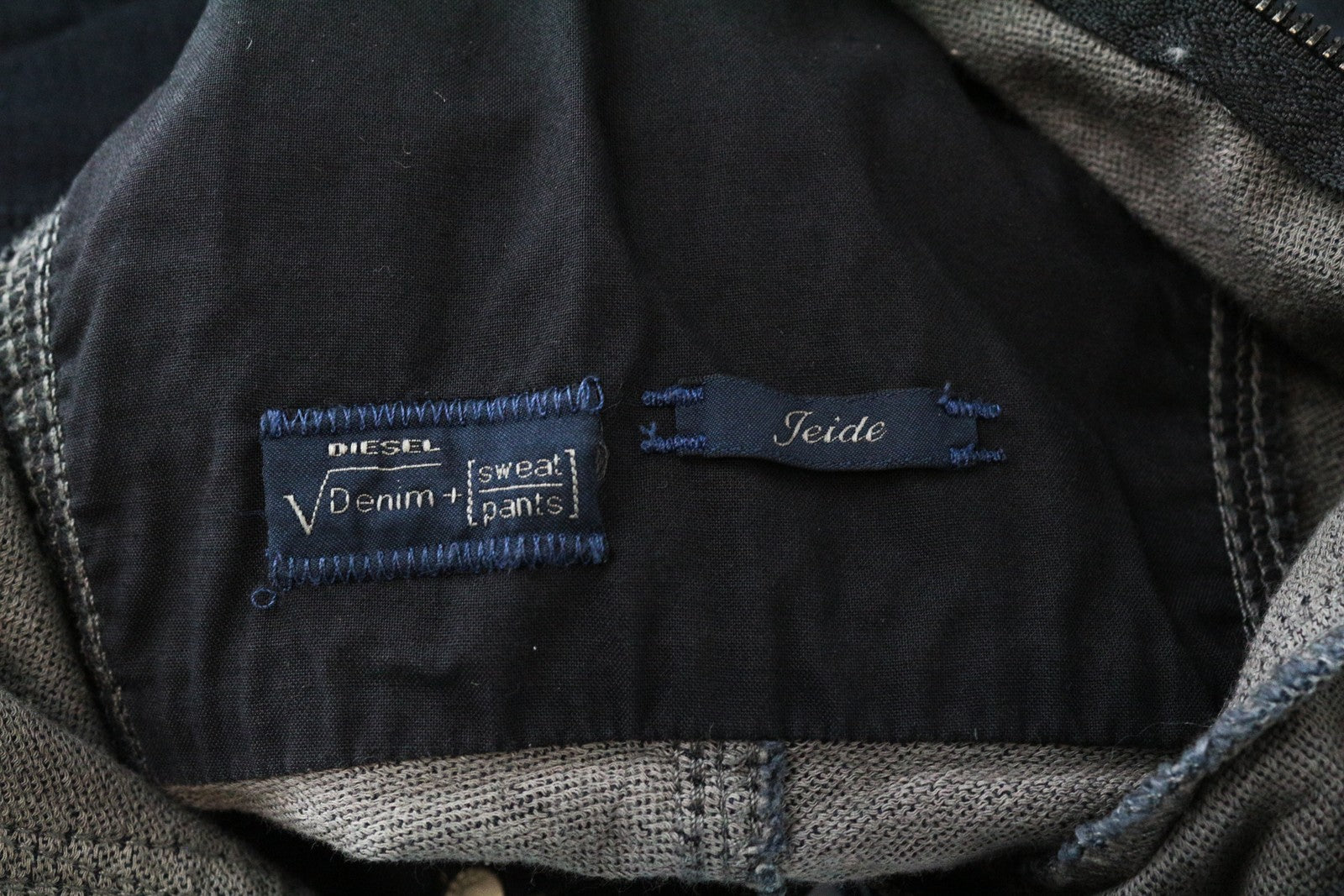 DIESEL Jeide-NE 0848J 2XS Jogg Skinny Fit Tamsiai mėlynas moteriškas kombinezonas su gobtuvu 