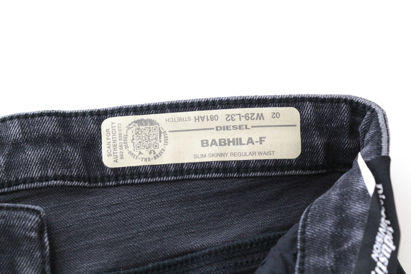 DIESEL Babhila-F 081AH W29/L32 pilki aptempti moteriški džinsai „Slim Stretch“ 