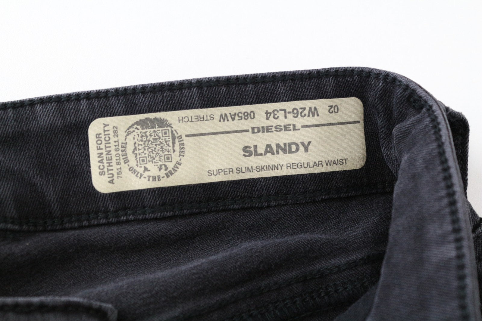 DIESEL Slandy-Low 085AW W26/L34 plėšyti, aptempti pilki moteriški džinsai 