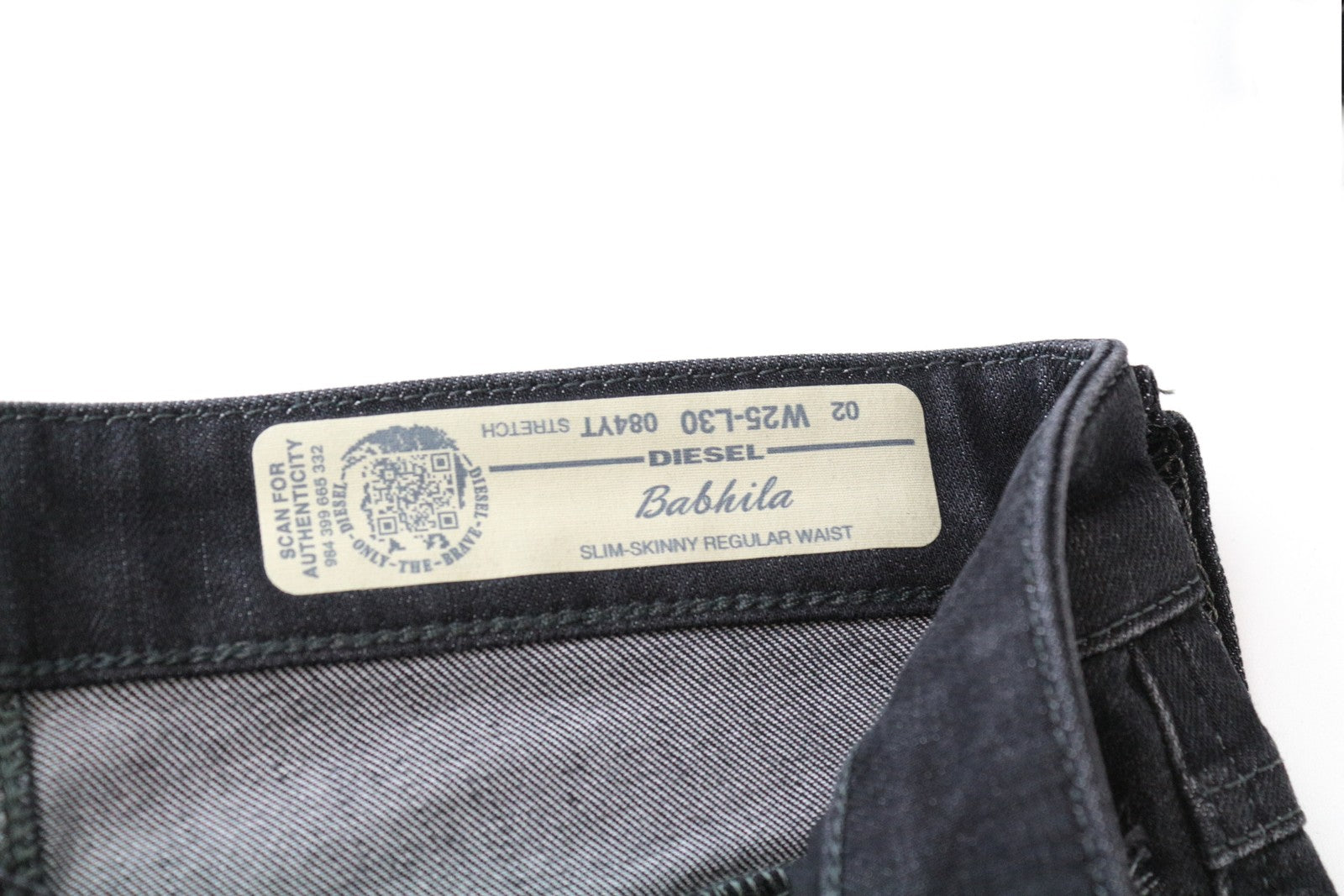 DIESEL Babhila 084YT W25/L30 Slim Fit pilki aptempti tamprūs medvilniniai moteriški džinsai 