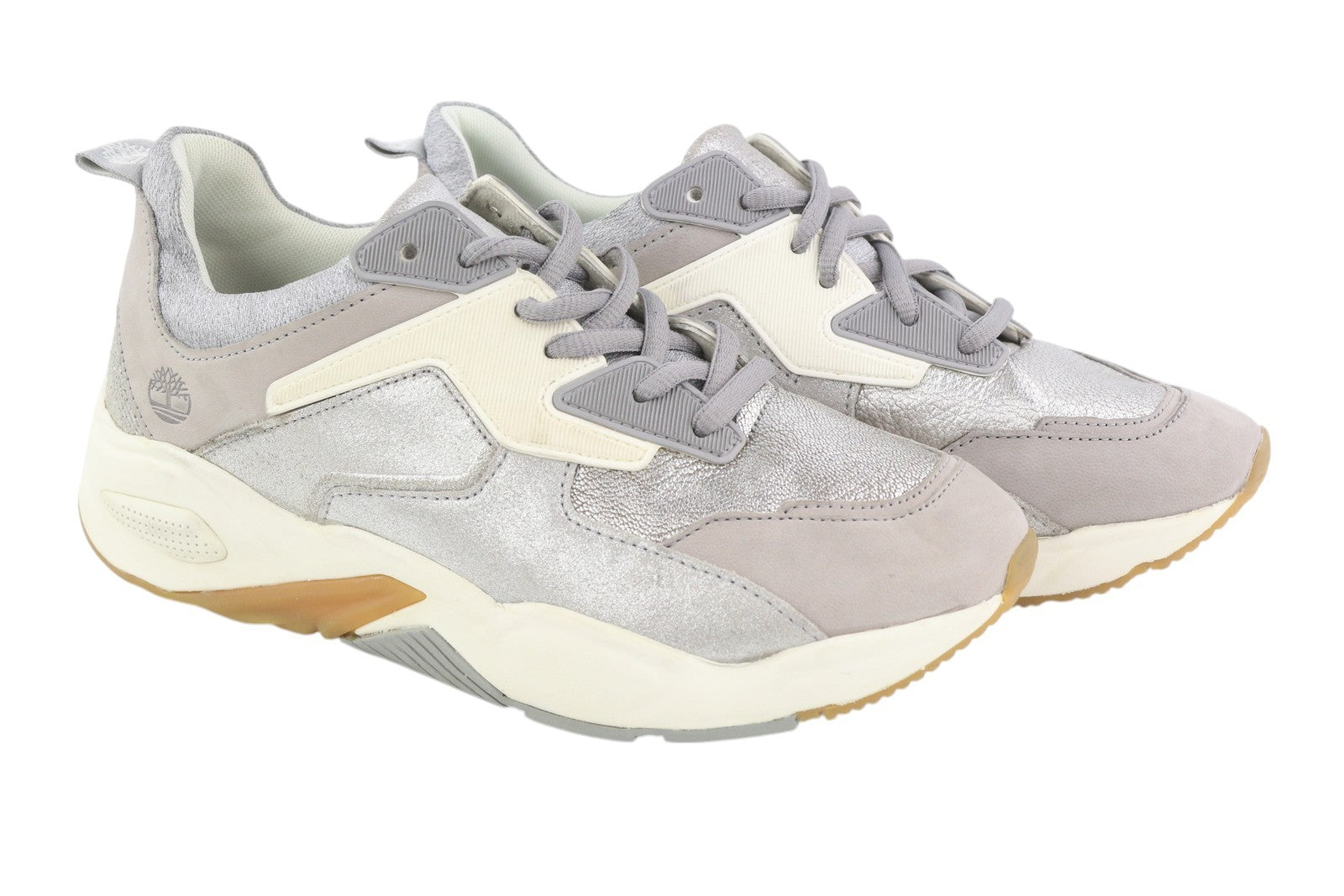 TIMBERLAND A1Y7J moteriški sportbačiai, 38 dydžio, pilkos odos, blizgantys, migdolų spalvos noseliai. 