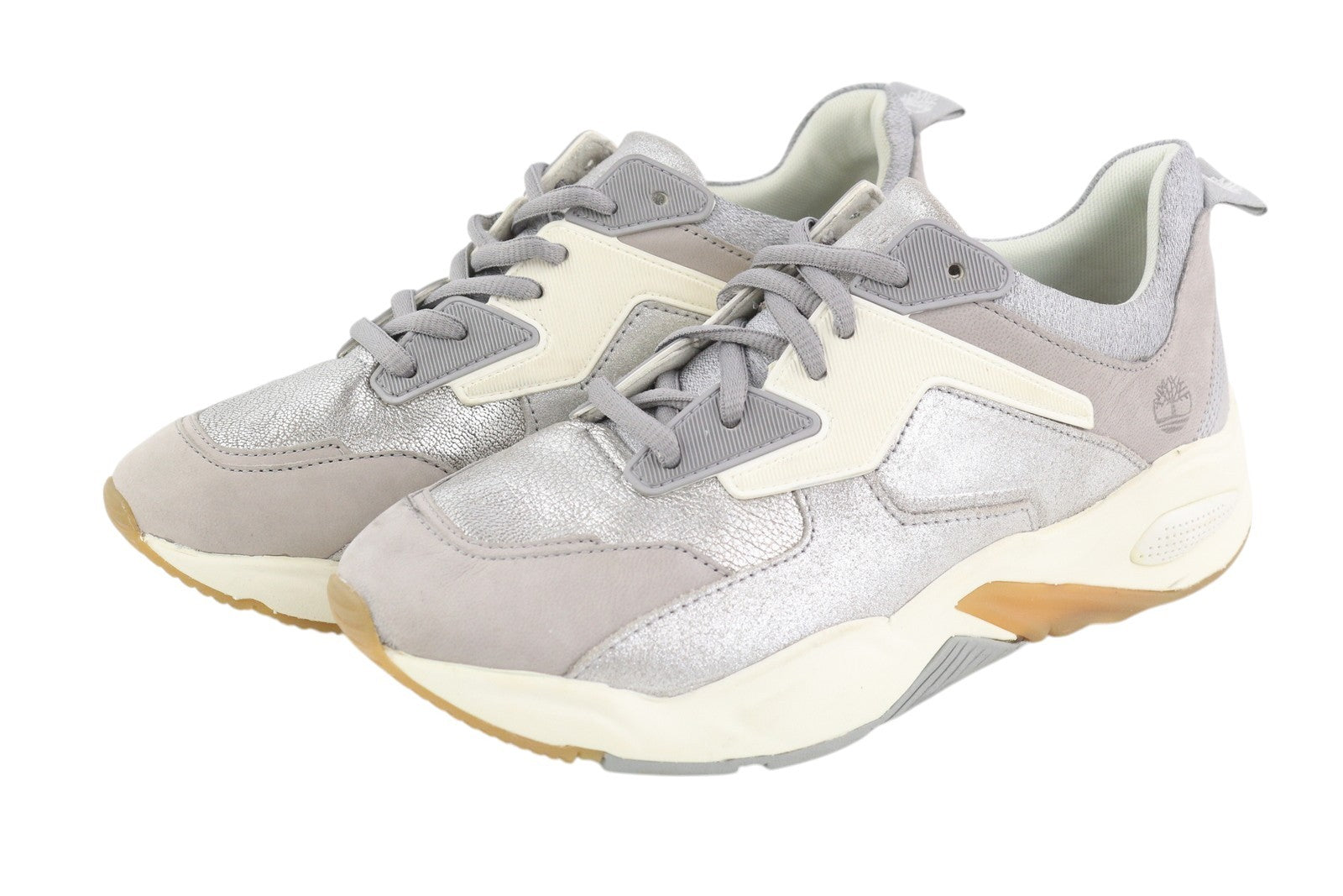 TIMBERLAND A1Y7J moteriški sportbačiai, 38 dydžio, pilkos odos, blizgantys, migdolų spalvos noseliai. 
