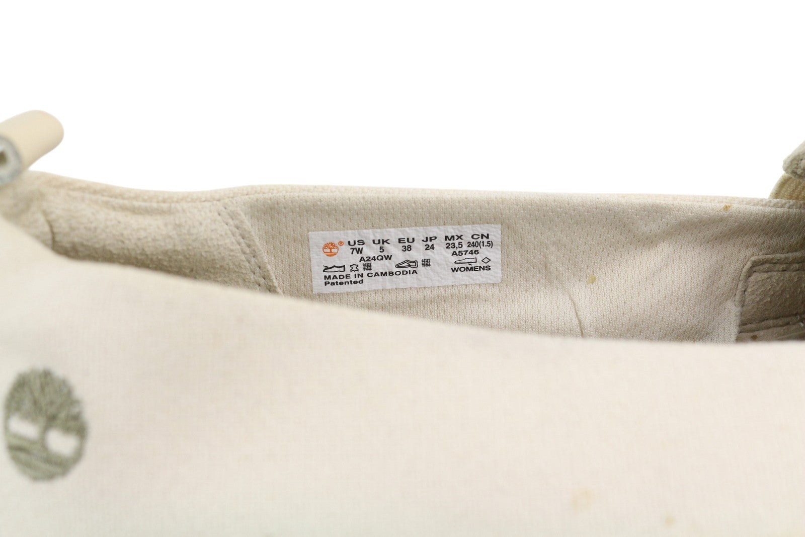 TIMBERLAND A24QW moteriški bateliai, 38 dydžio, smėlio spalvos, užsegami, žema pakulnė, migdolų nosis.