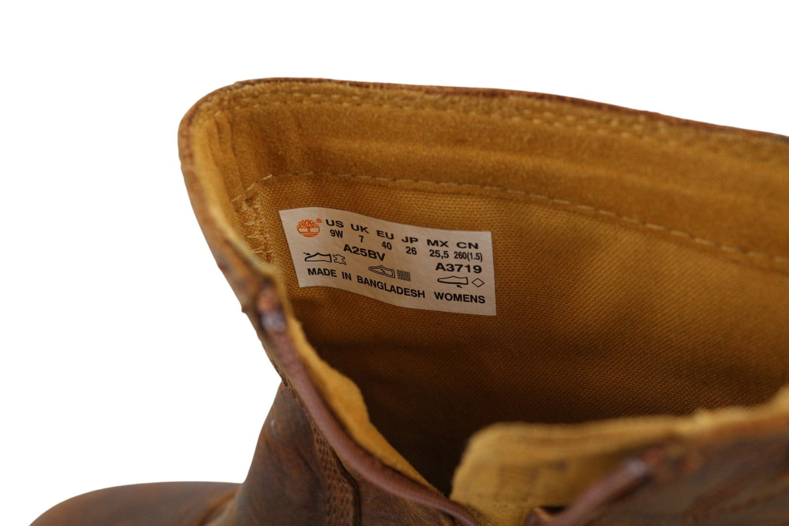 TIMBERLAND A25BV moteriški aulinukai, rudi, odiniai, 39/40 dydžio, su kulniuku, sendinto stiliaus, vidutinio aukščio. 