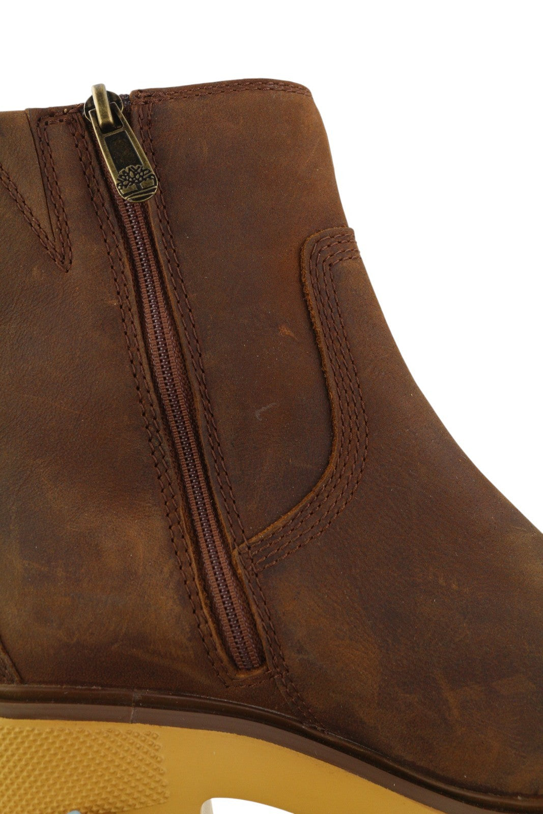 TIMBERLAND A25BV moteriški aulinukai, rudi, odiniai, 39/40 dydžio, su kulniuku, sendinto stiliaus, vidutinio aukščio. 