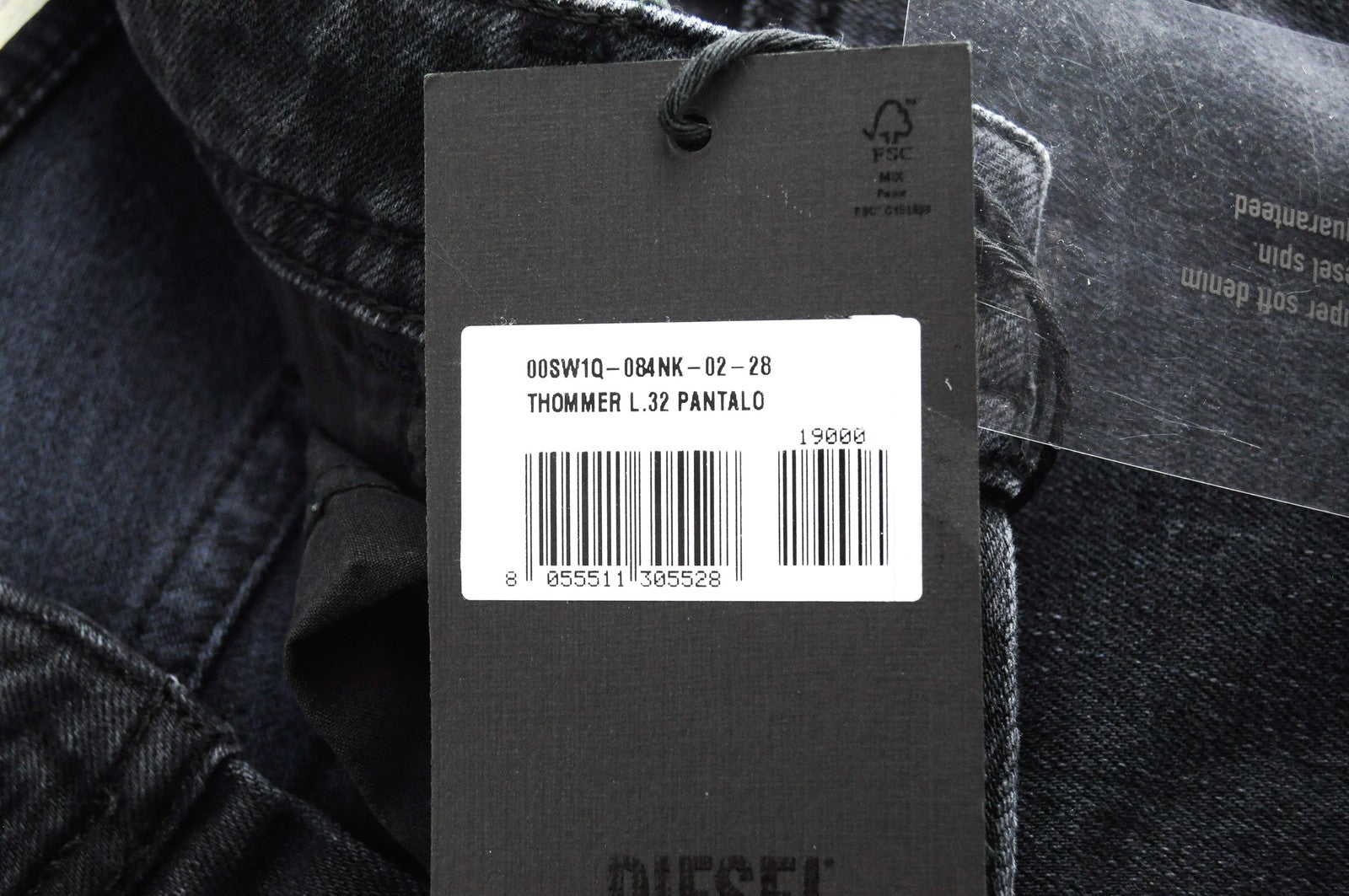 DIESEL Thommer 084NK tamsiai mėlyna W28 L32 vyriški džinsai ploni, ploni medvilniniai ruožai 