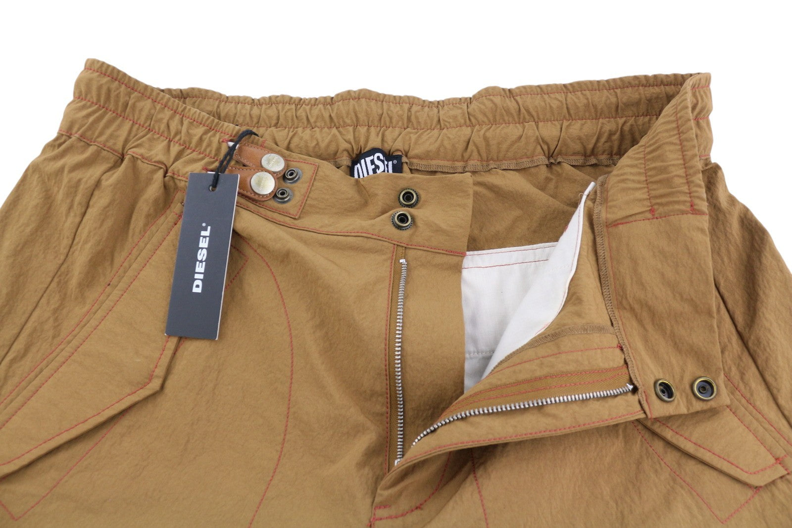 DIESEL P-Glary vyriški šortai W32 Cargo rudi, su elastingu juosmeniu ir keliomis kišenėmis, rekomenduojama kaina – 175 € 