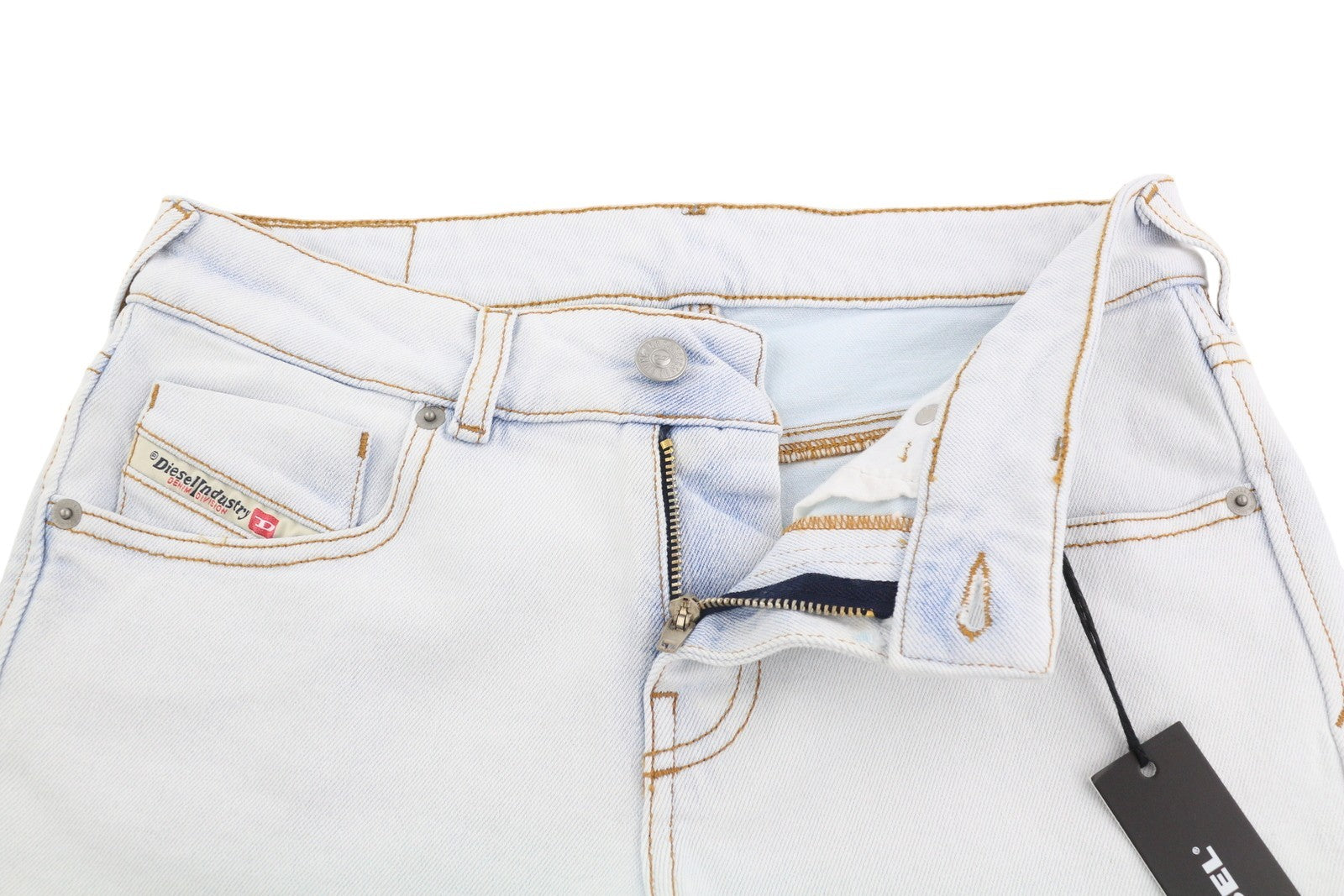 DIESEL De-Lyla 09C06 moteriški šortai W26 šviesiai mėlyni džinsiniai šortai su užtrauktuku ir logotipu, laisvalaikio stiliaus. 