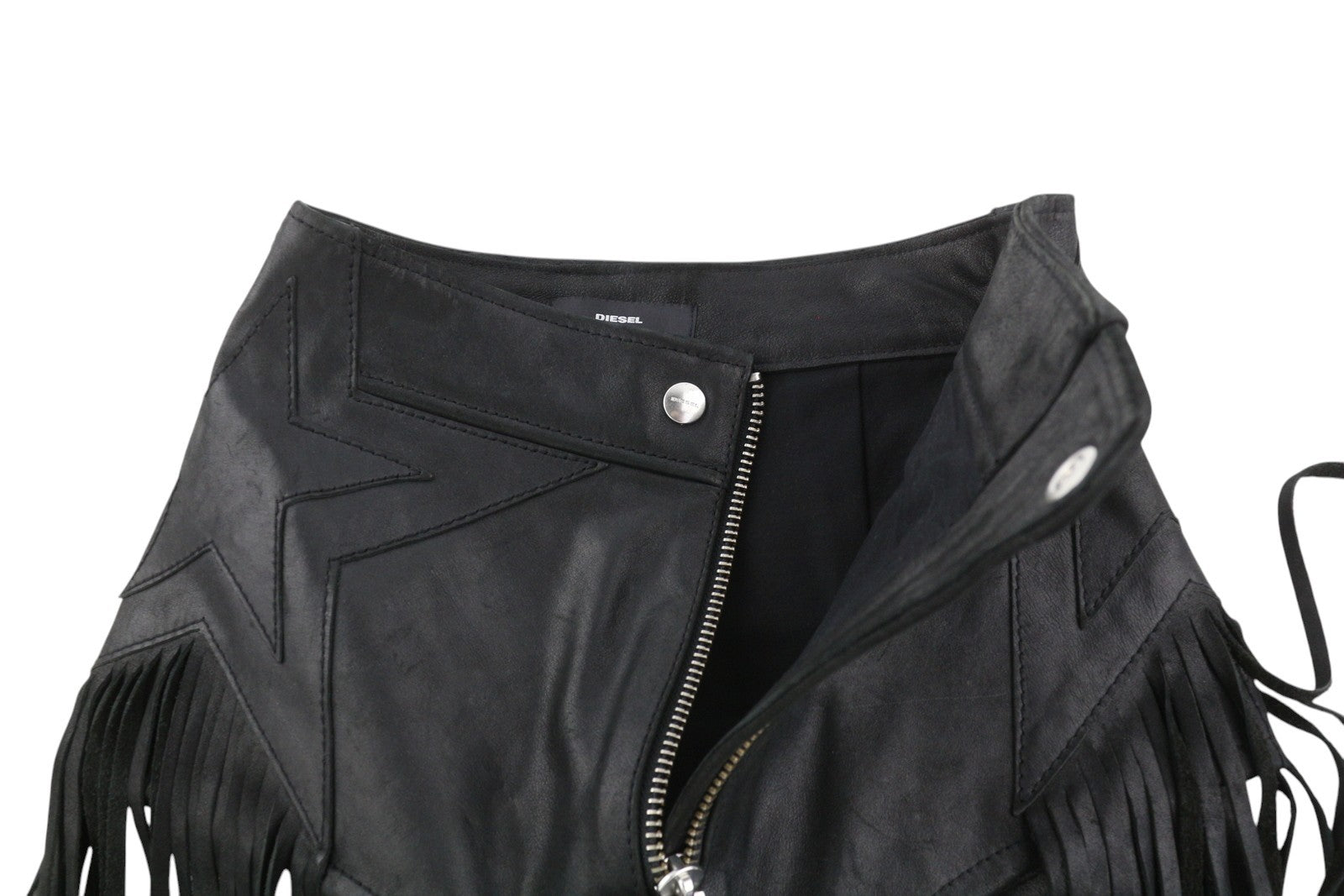 DIESEL L-Leonis 0GANN moteriški šortai W24 juodi su odiniais kutais, rekomenduojama mažmeninė kaina – 500 € 